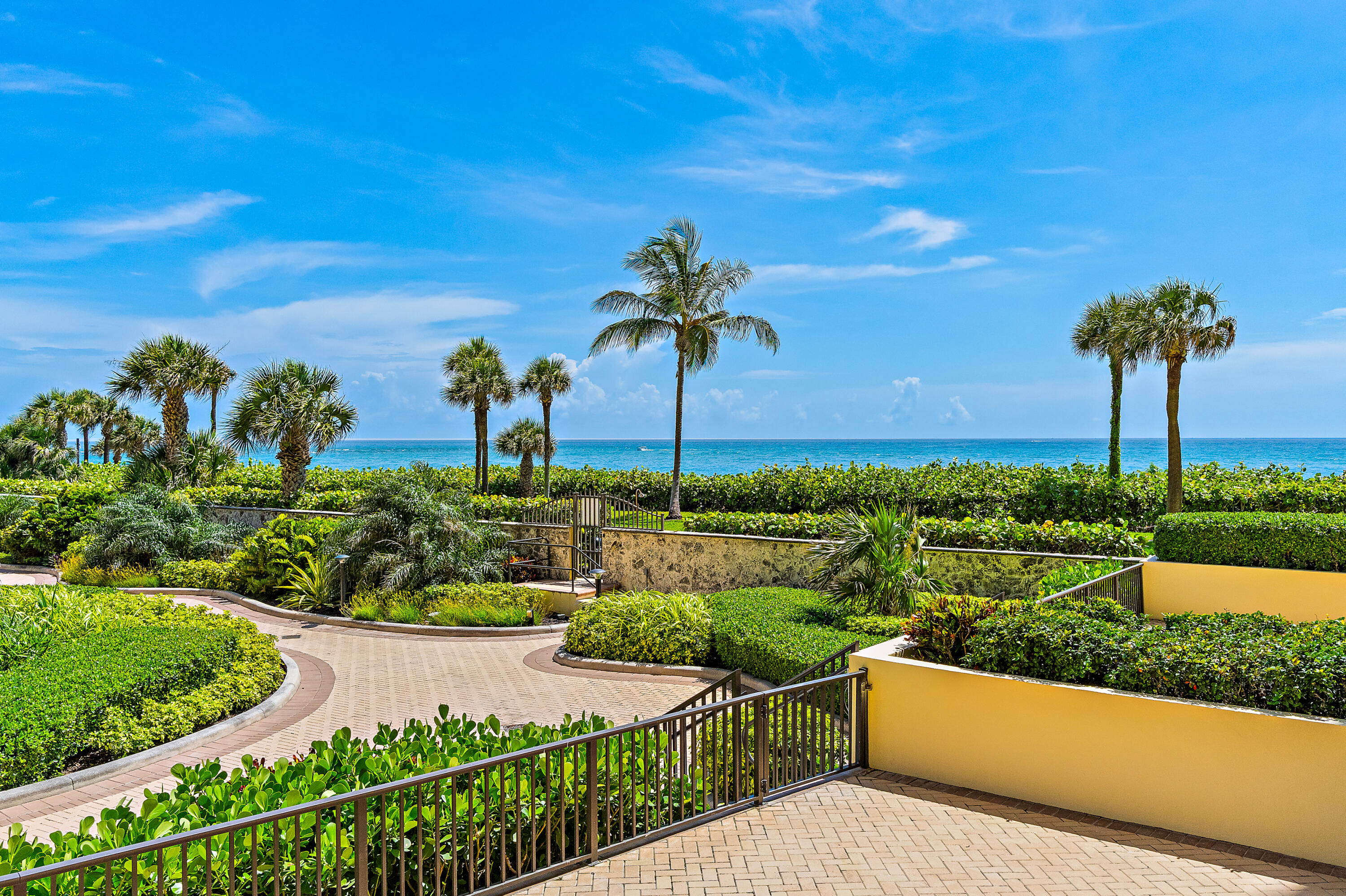 300 Ocean Trail Way 102