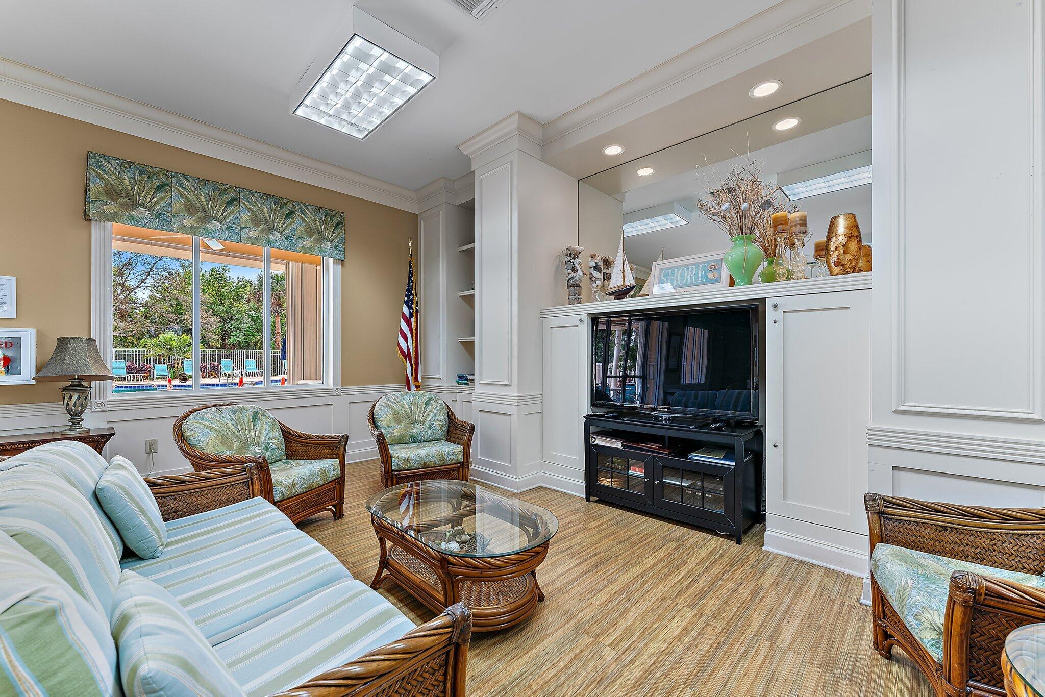 9083 SE Hawks Nest Court