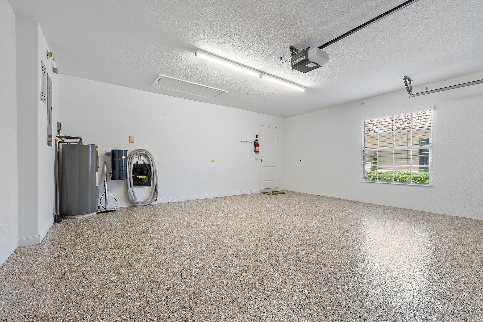 9083 SE Hawks Nest Court