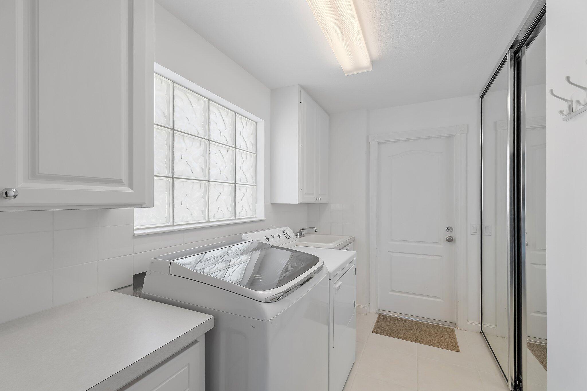 9083 SE Hawks Nest Court