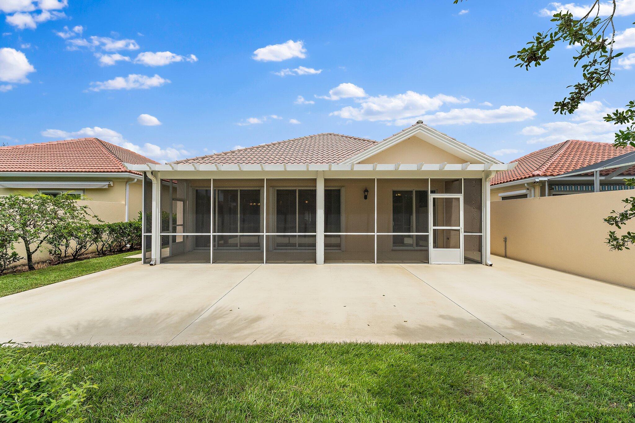 9038 SE La Creek Court