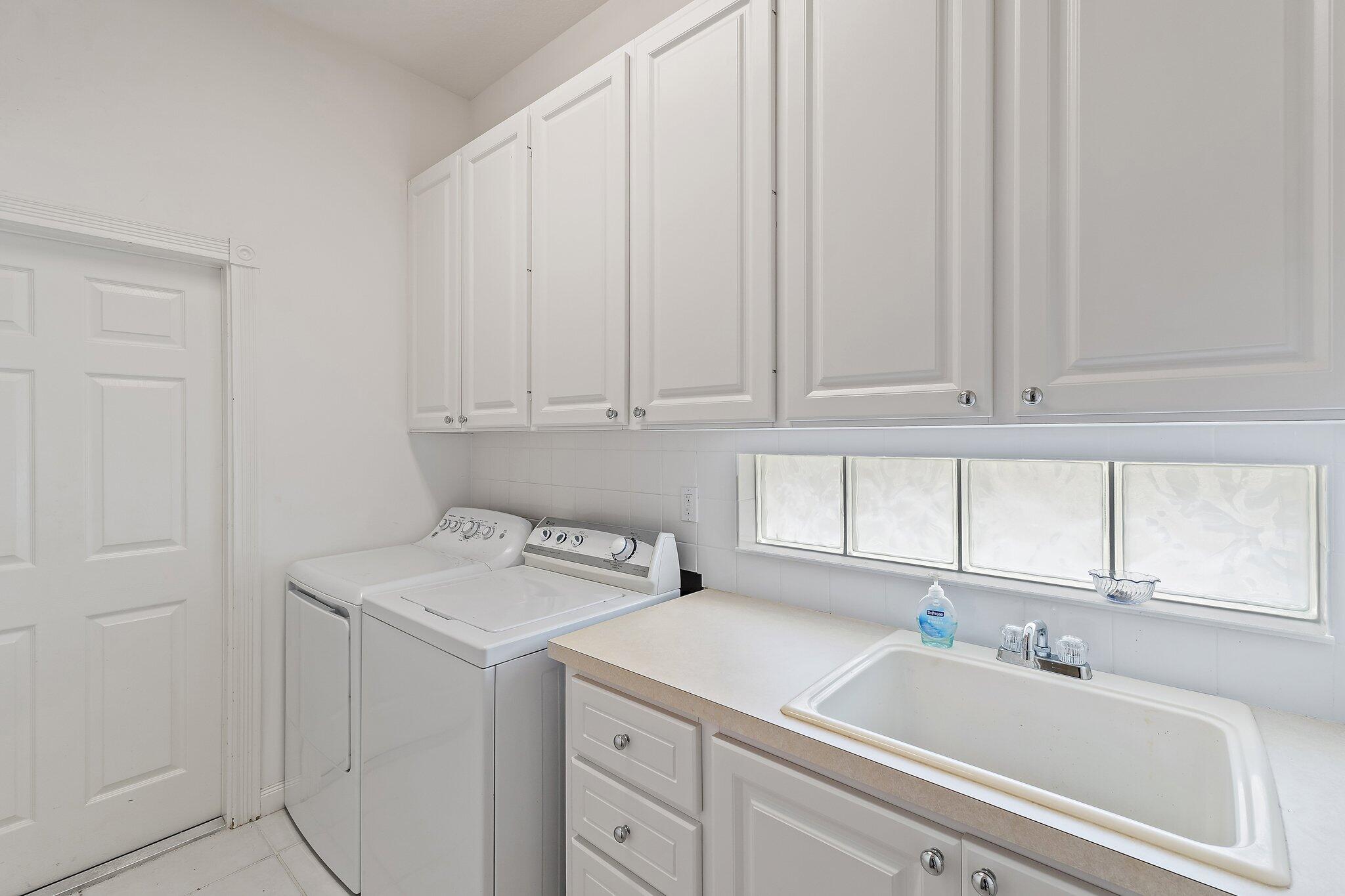 9038 SE La Creek Court