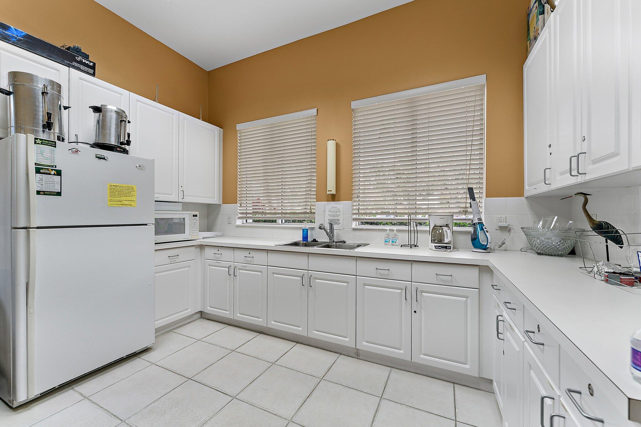 9038 SE La Creek Court