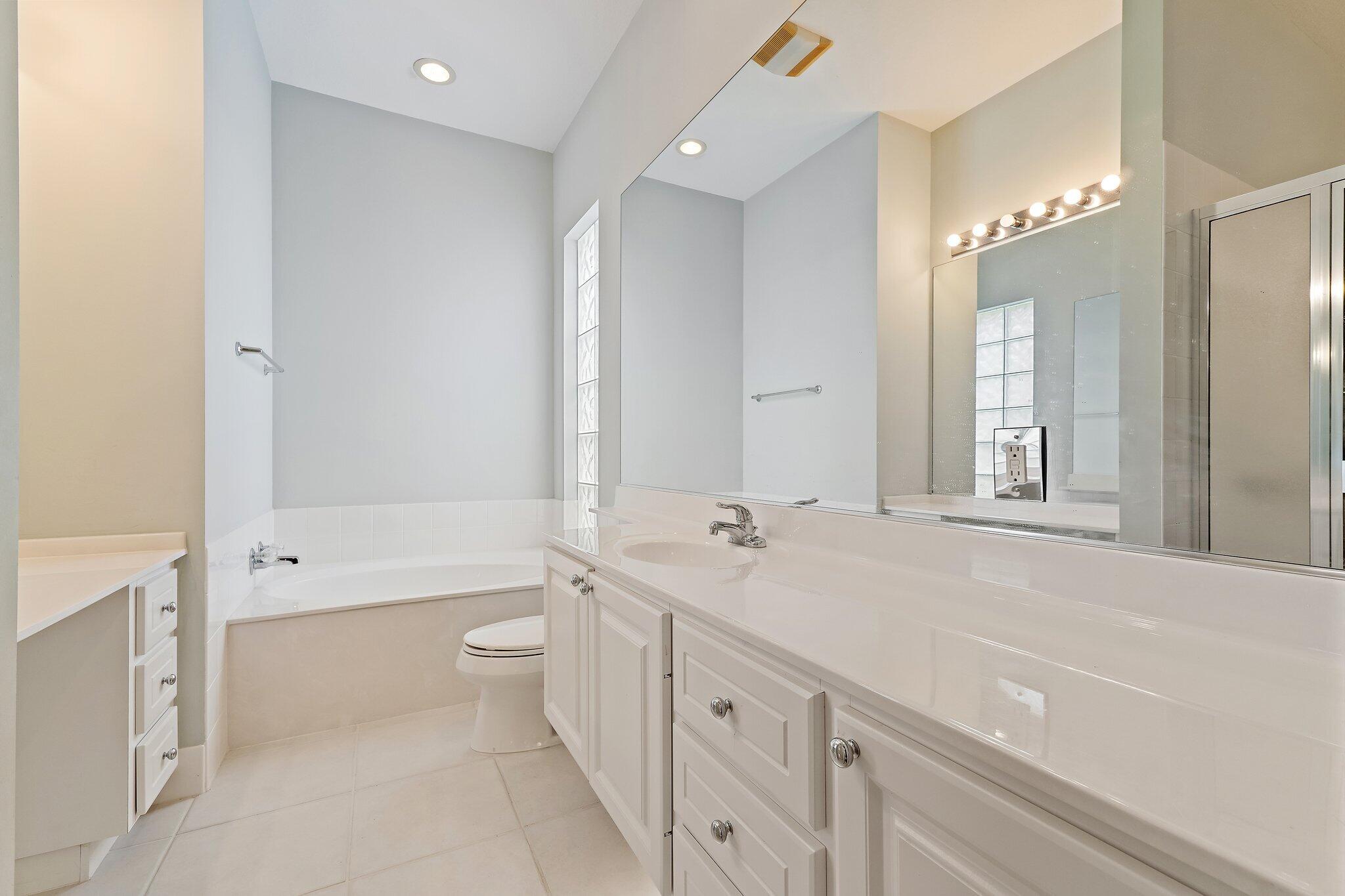 9038 SE La Creek Court