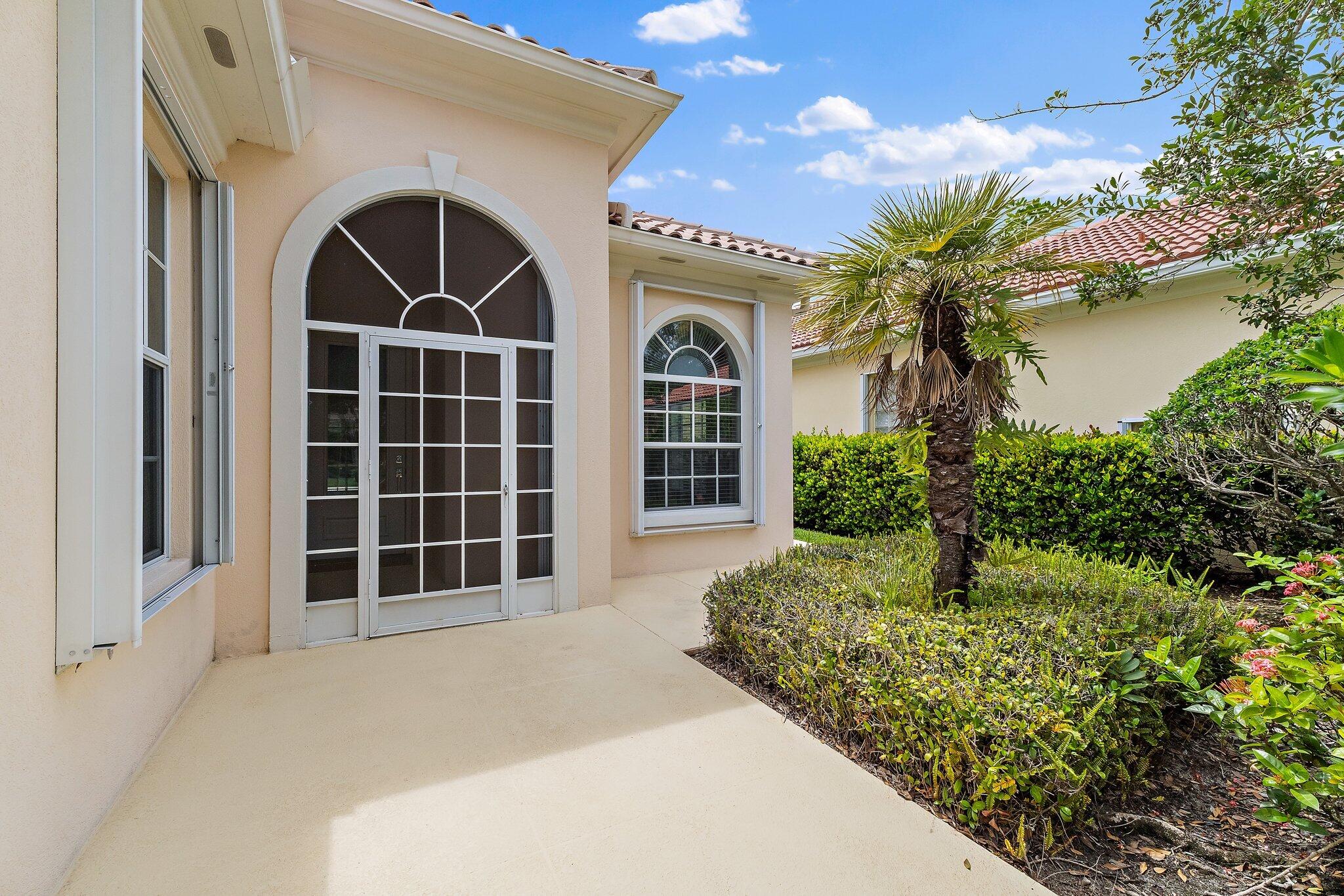 9038 SE La Creek Court