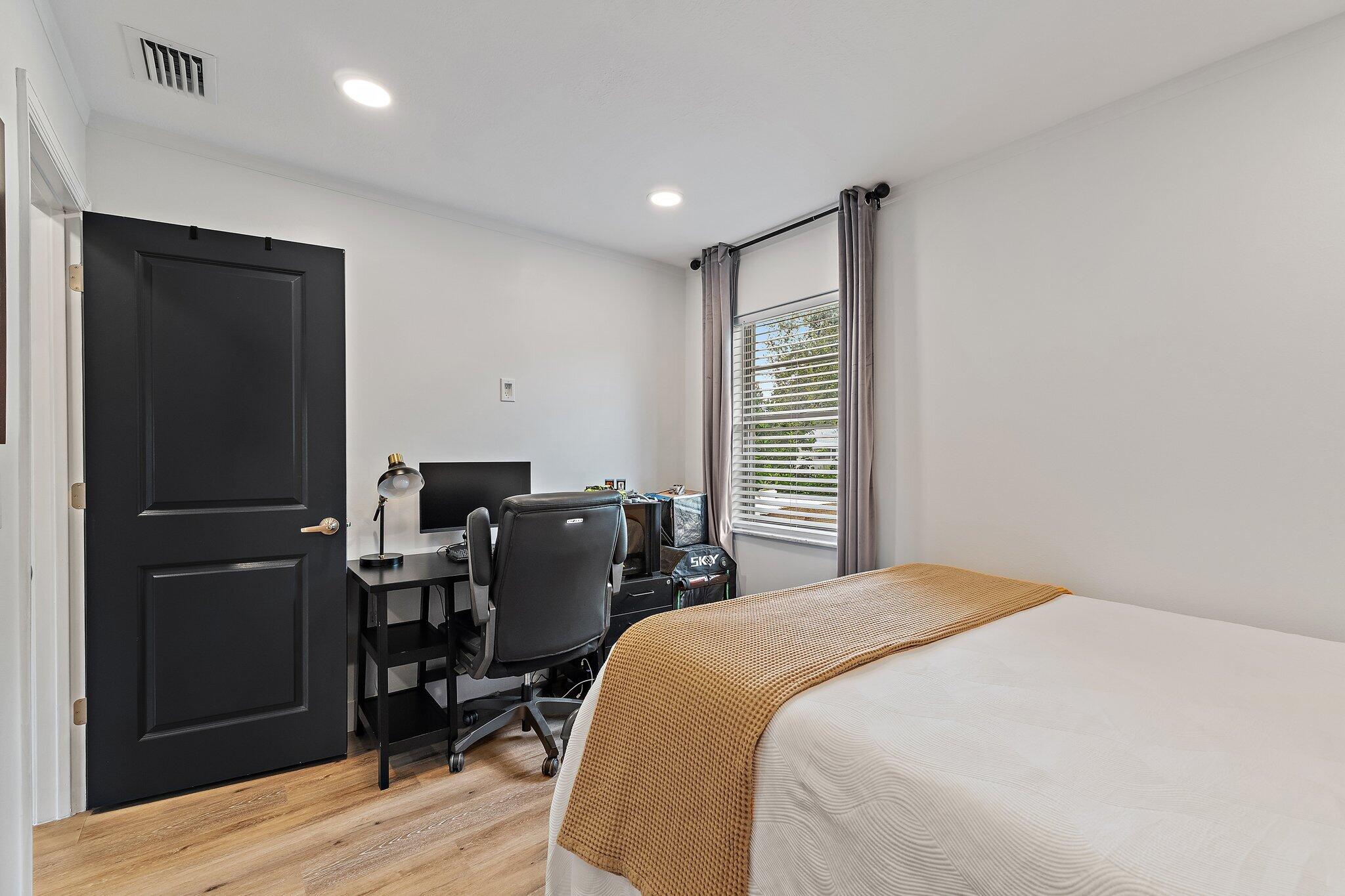 1009 Mohican Boulevard