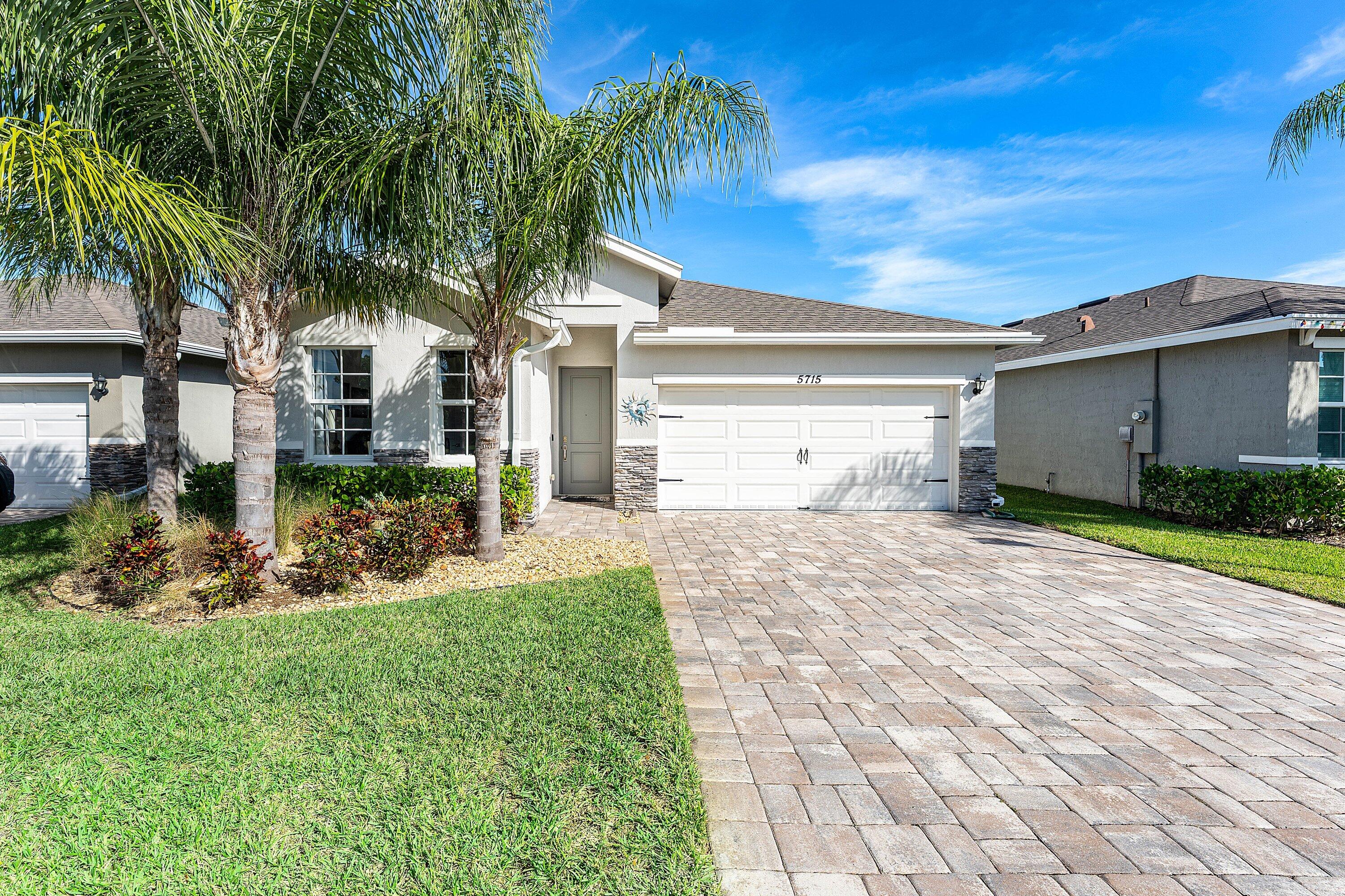5715 SE Canyata Court