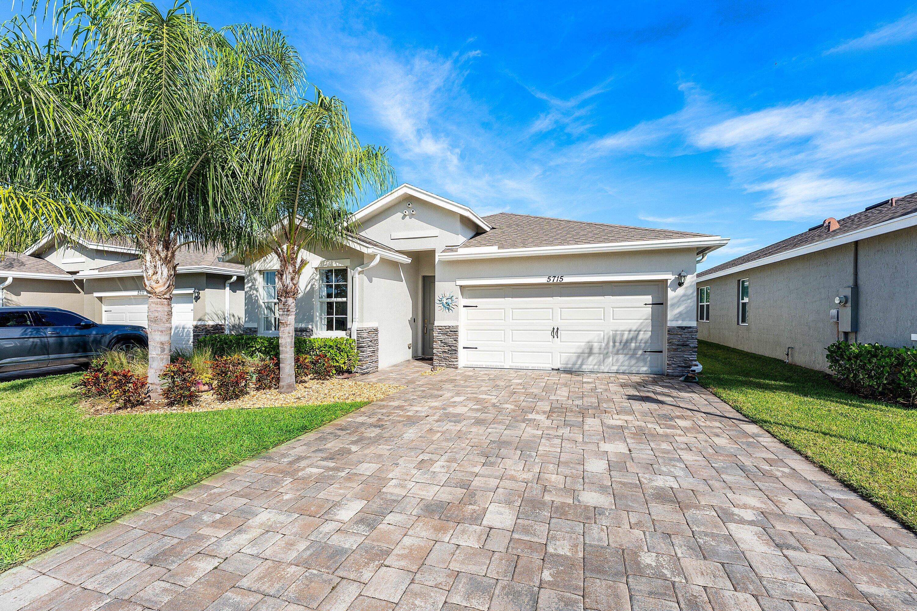 5715 SE Canyata Court
