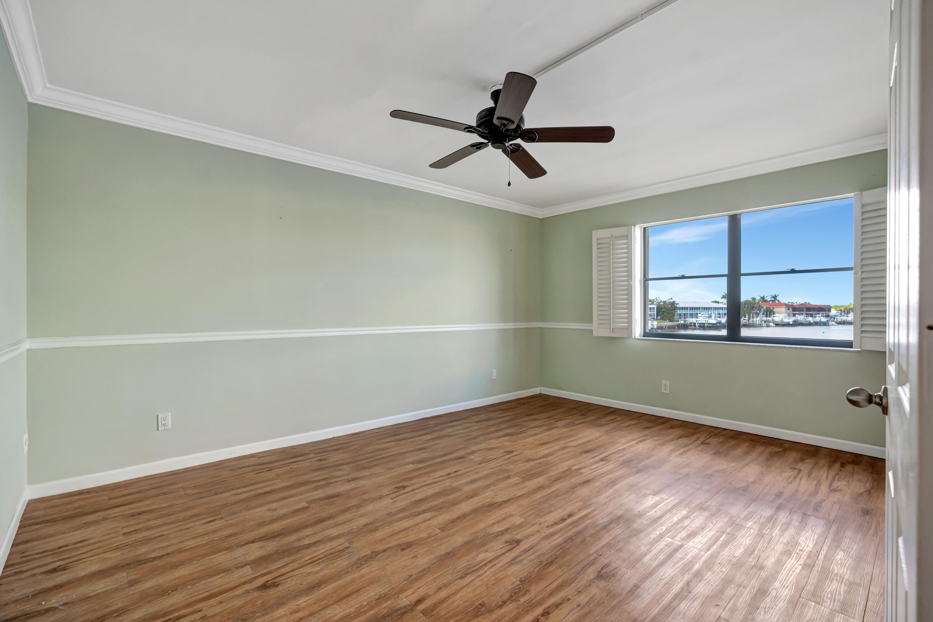 313 Lake Circle 212