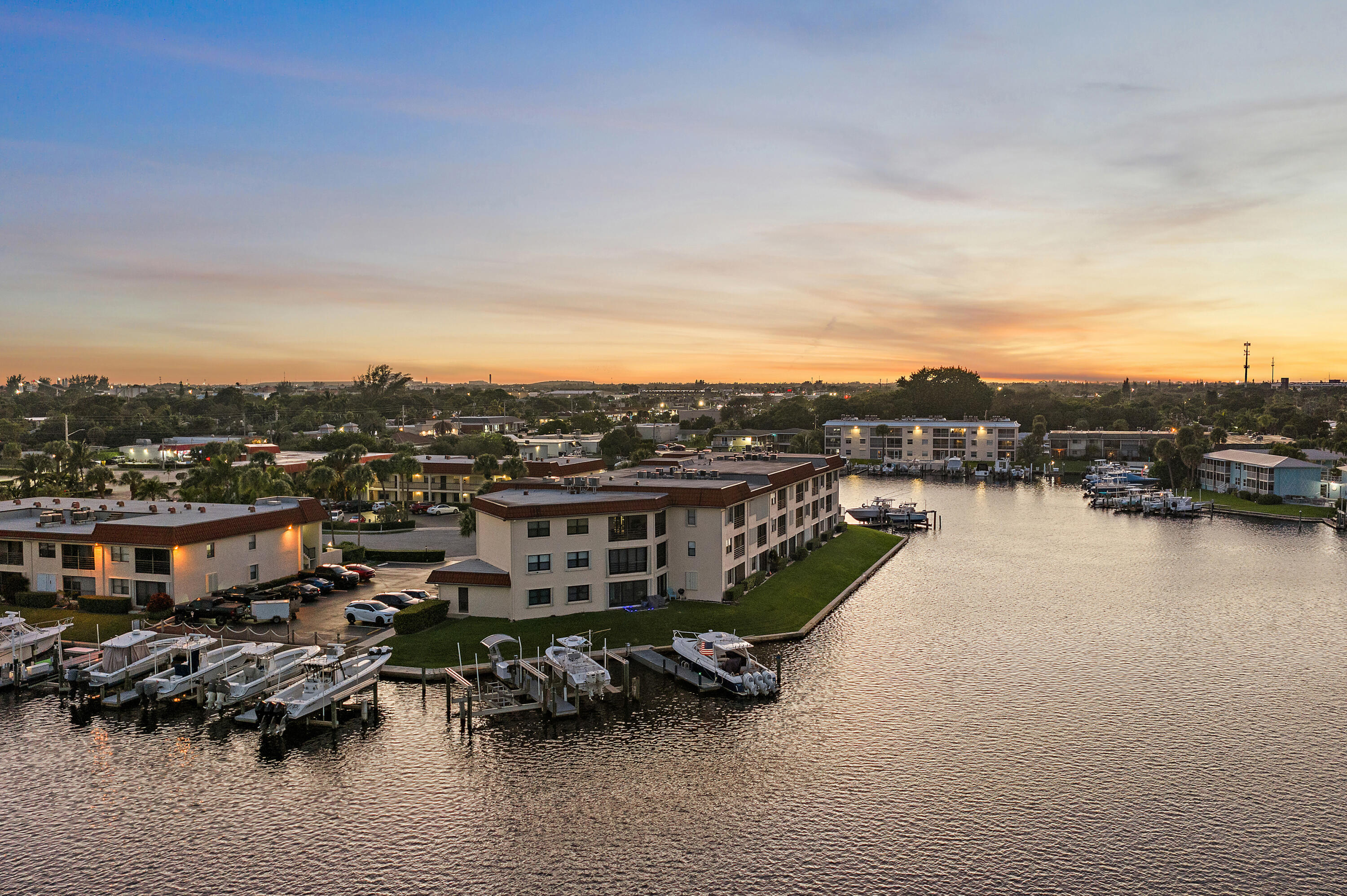 313 Lake Circle 212