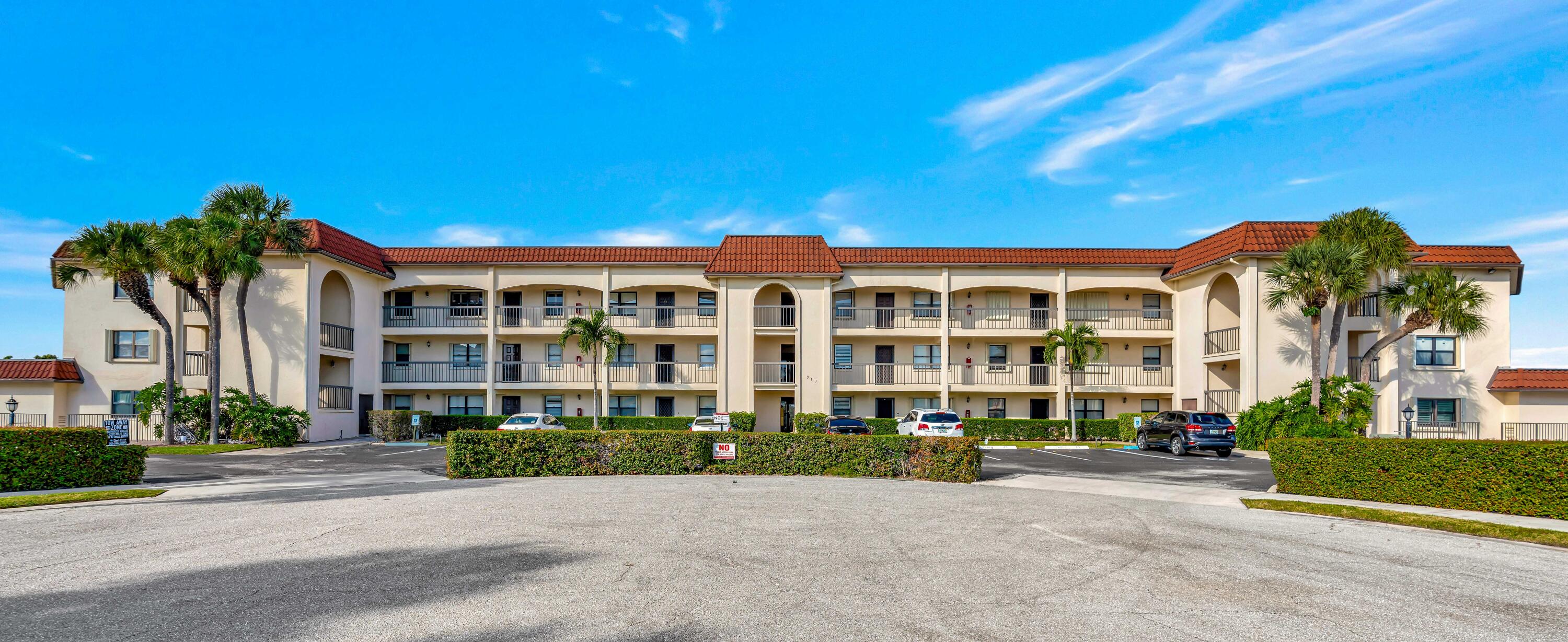 313 Lake Circle 212
