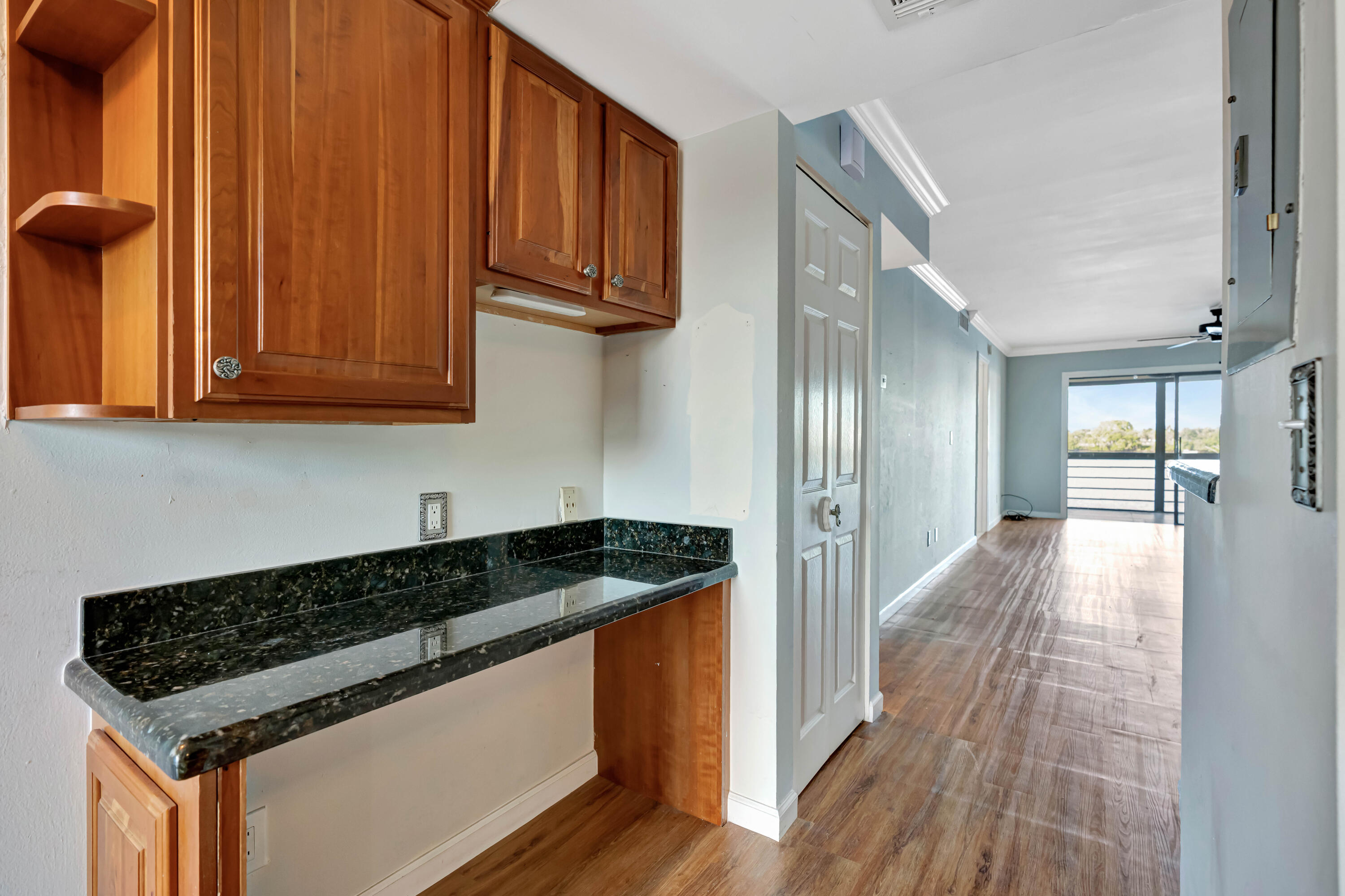 313 Lake Circle 212