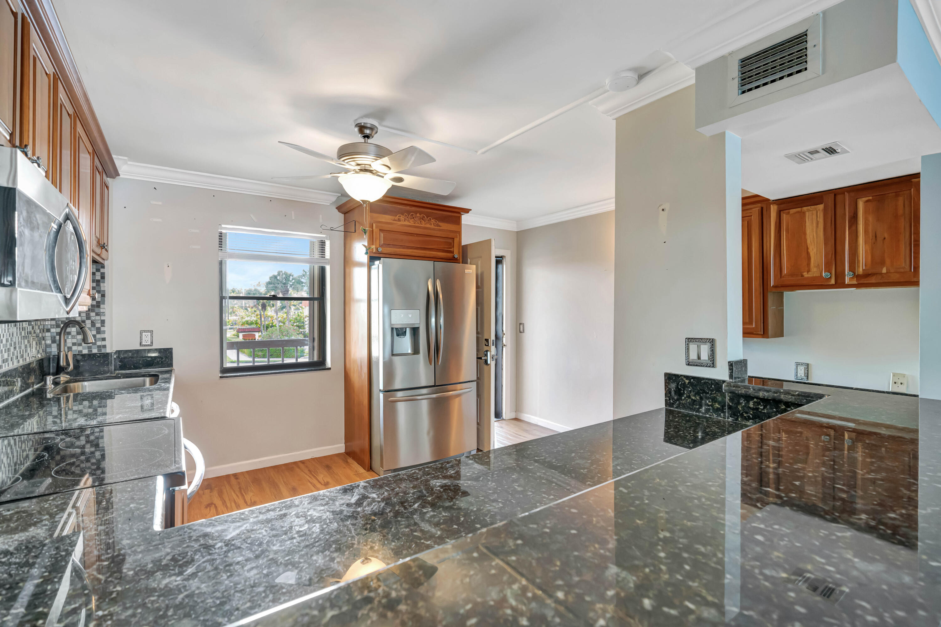 313 Lake Circle 212