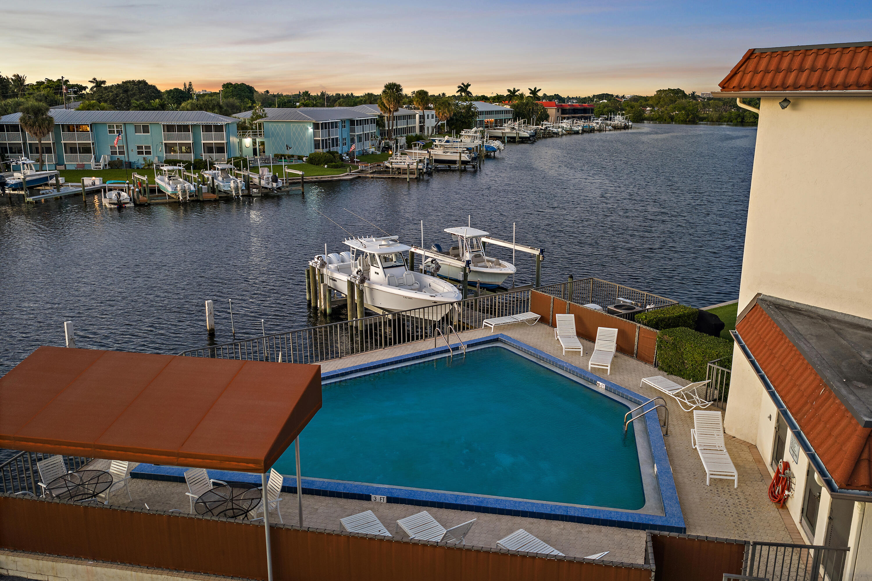 313 Lake Circle 212