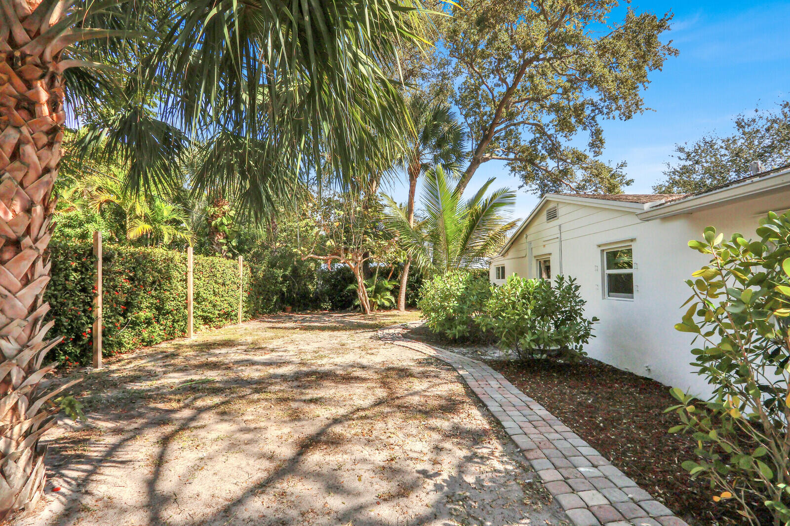 601 Paulina Road