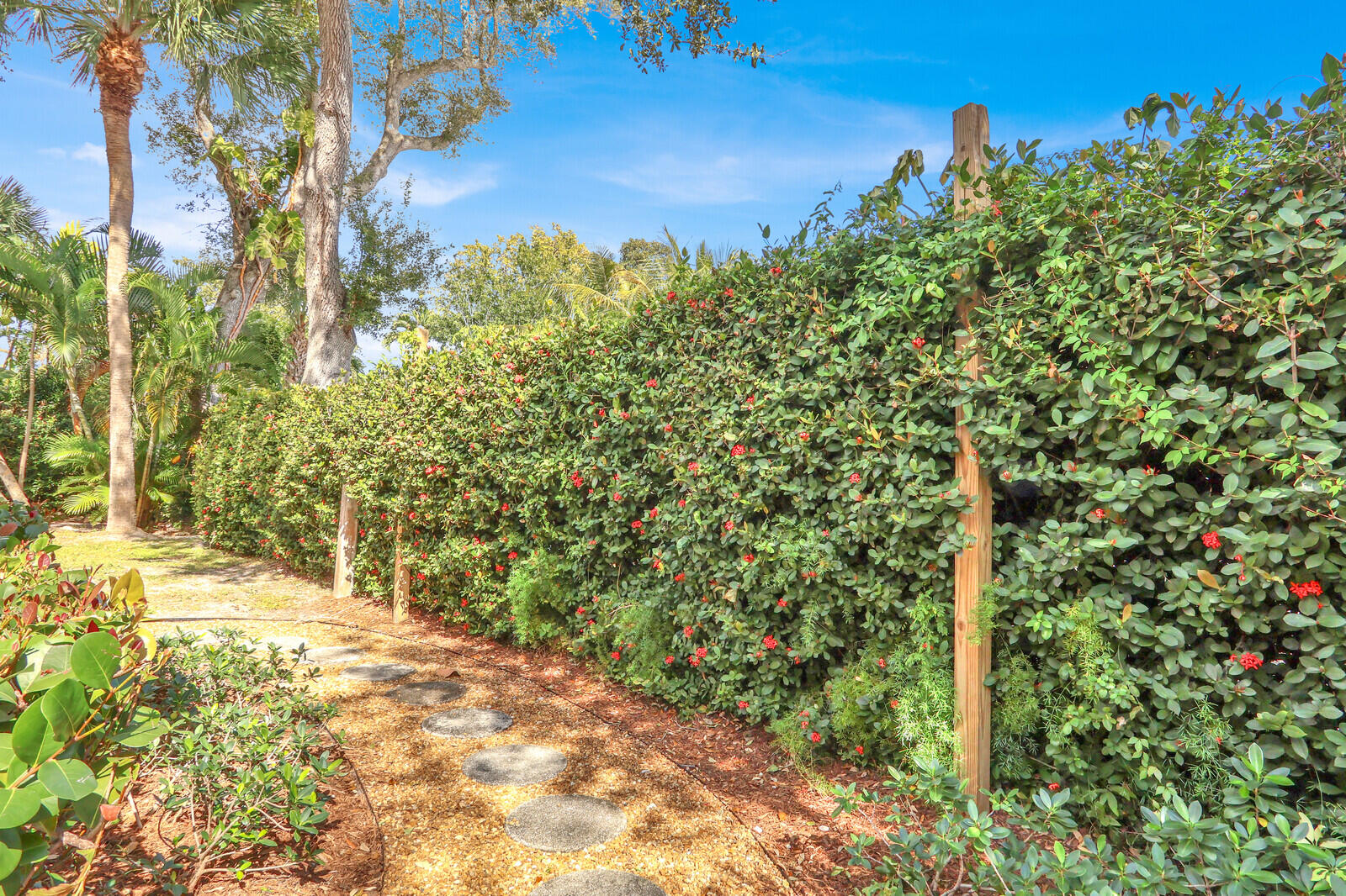 601 Paulina Road
