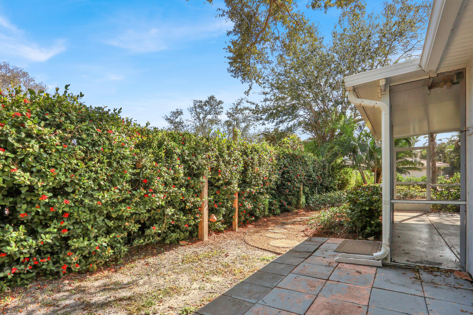 601 Paulina Road
