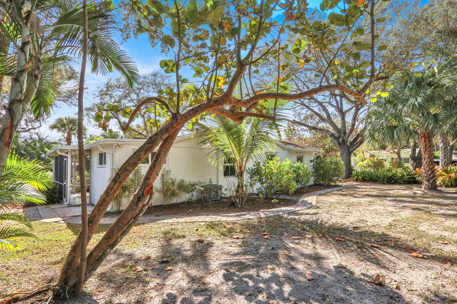 601 Paulina Road