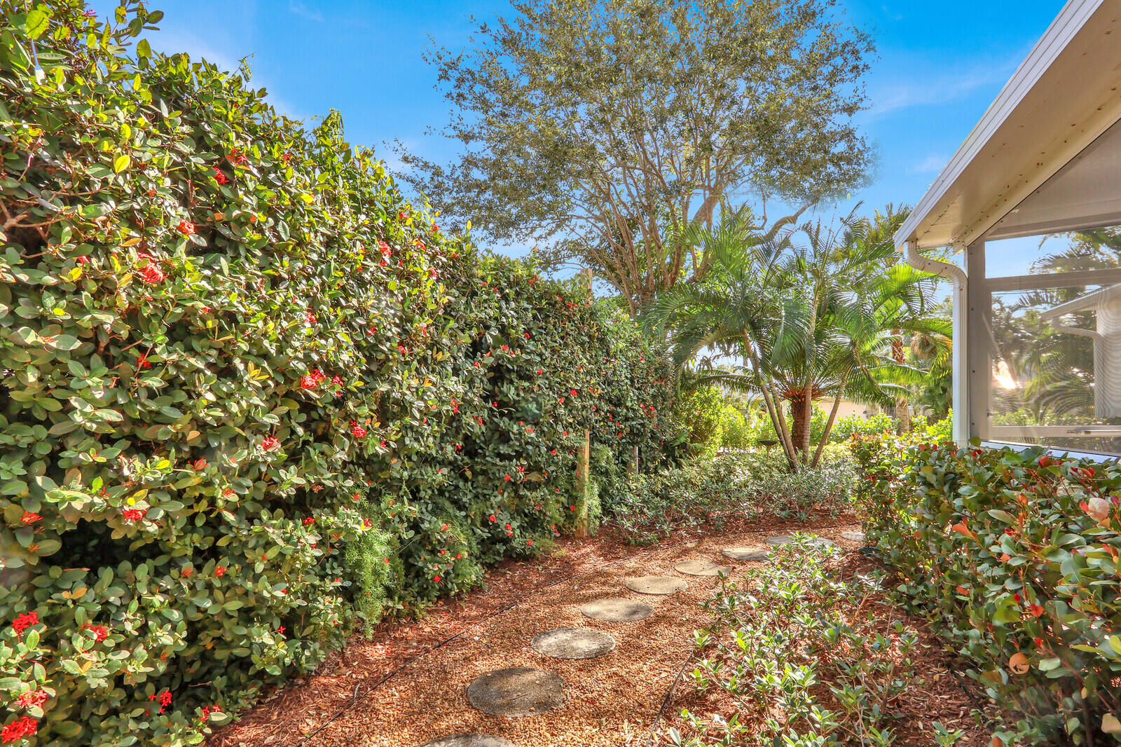 601 Paulina Road