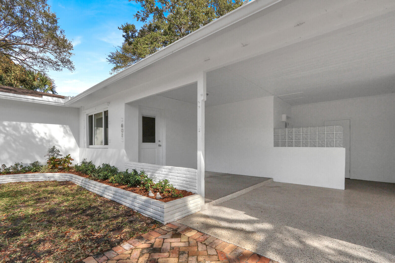 601 Paulina Road