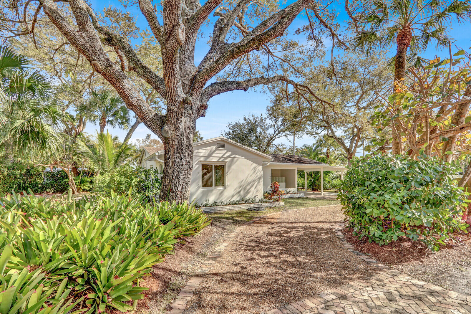 601 Paulina Road