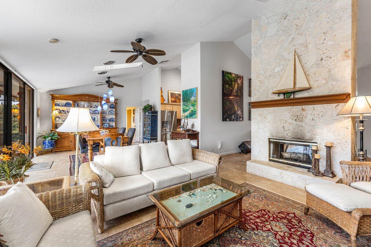 8794 SE Riverfront Terrace