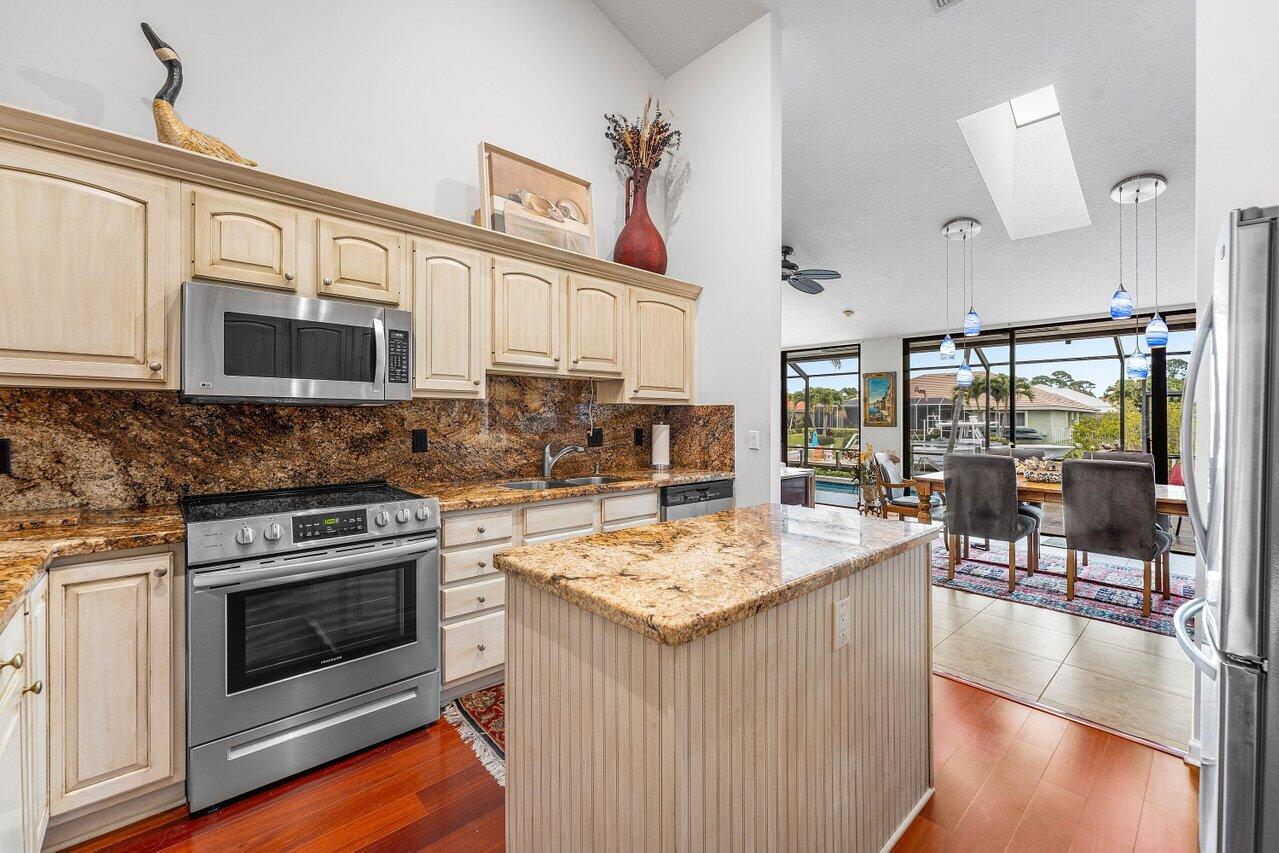 8794 SE Riverfront Terrace