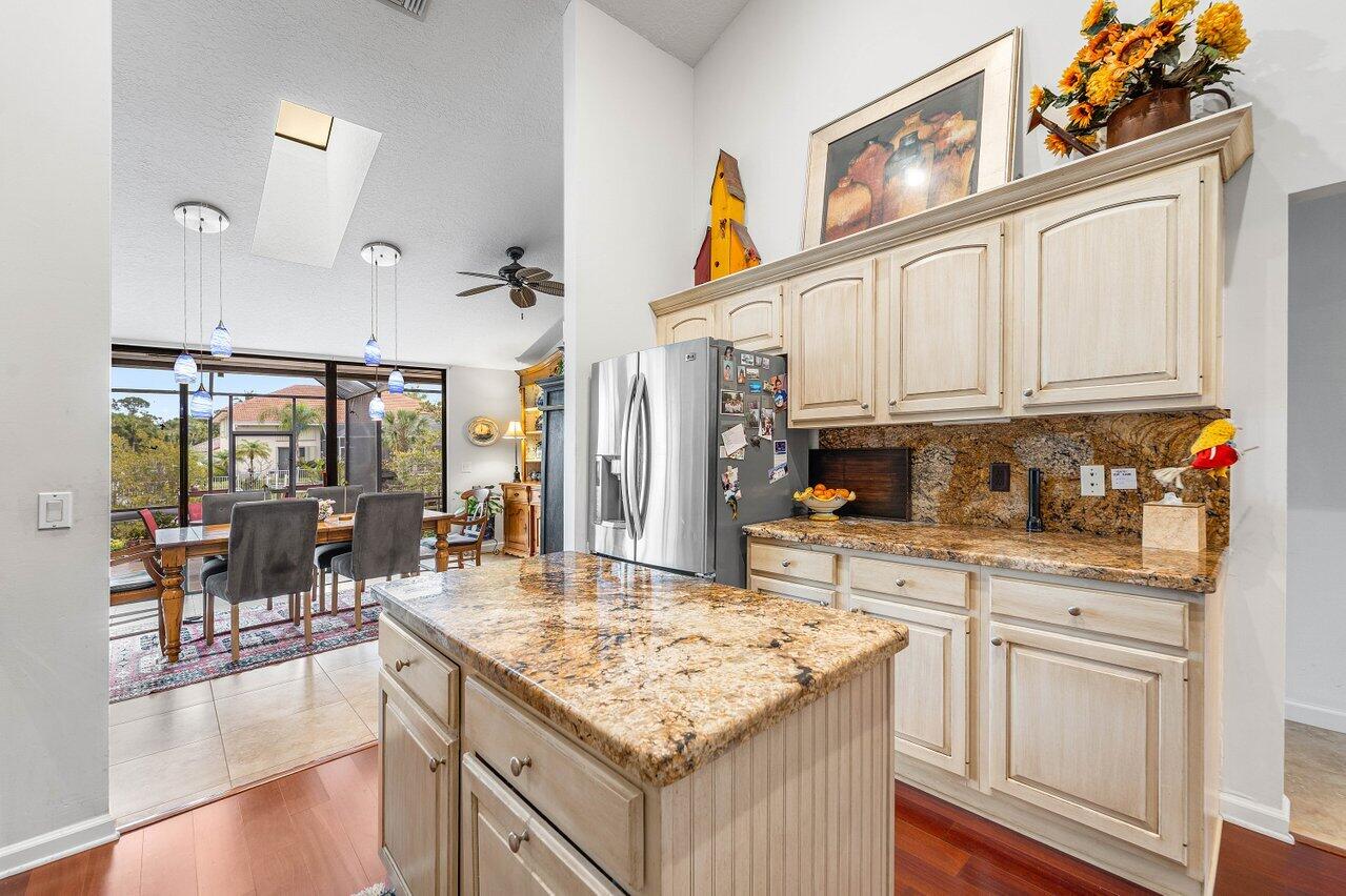 8794 SE Riverfront Terrace