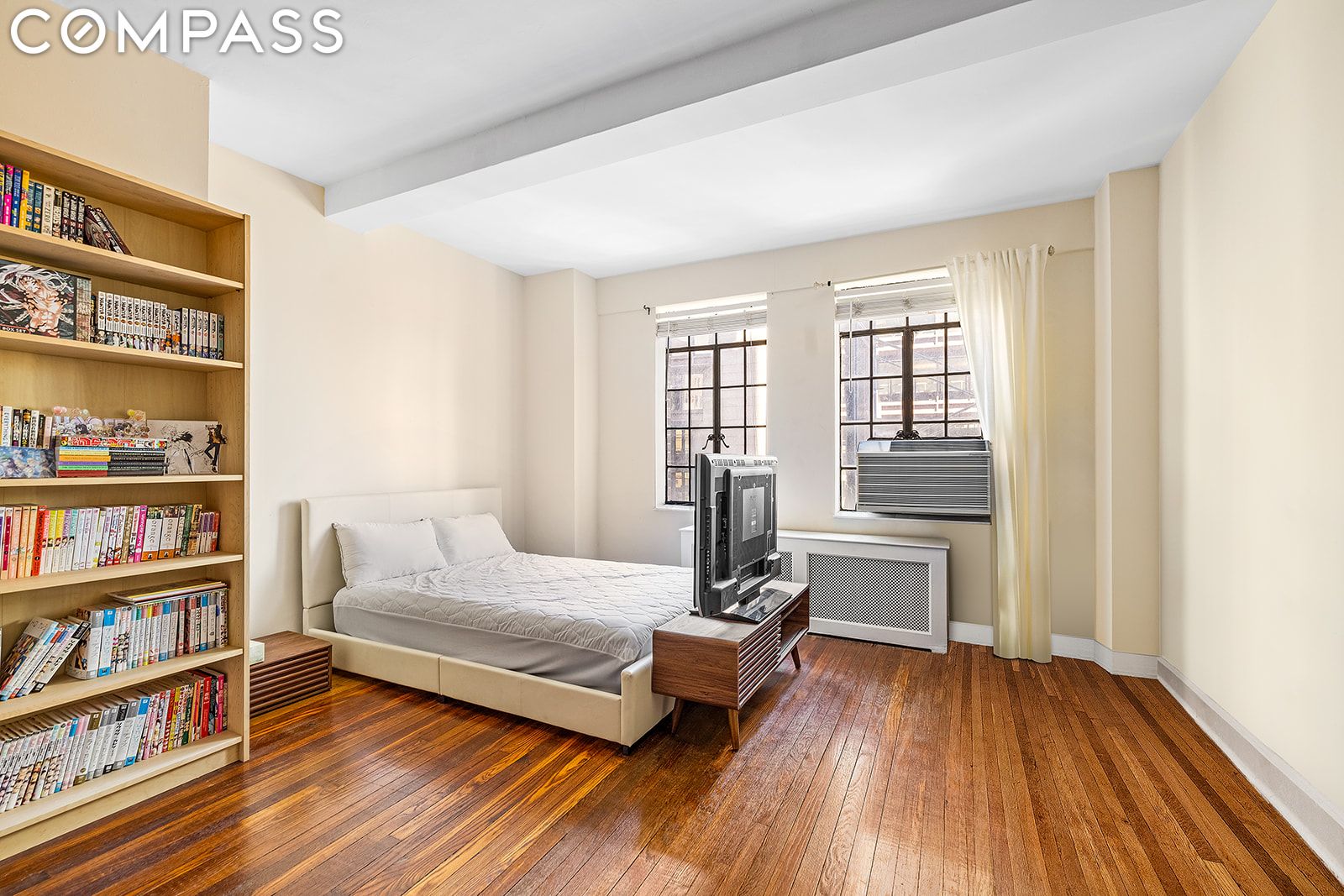 320 E 42nd Street 1206