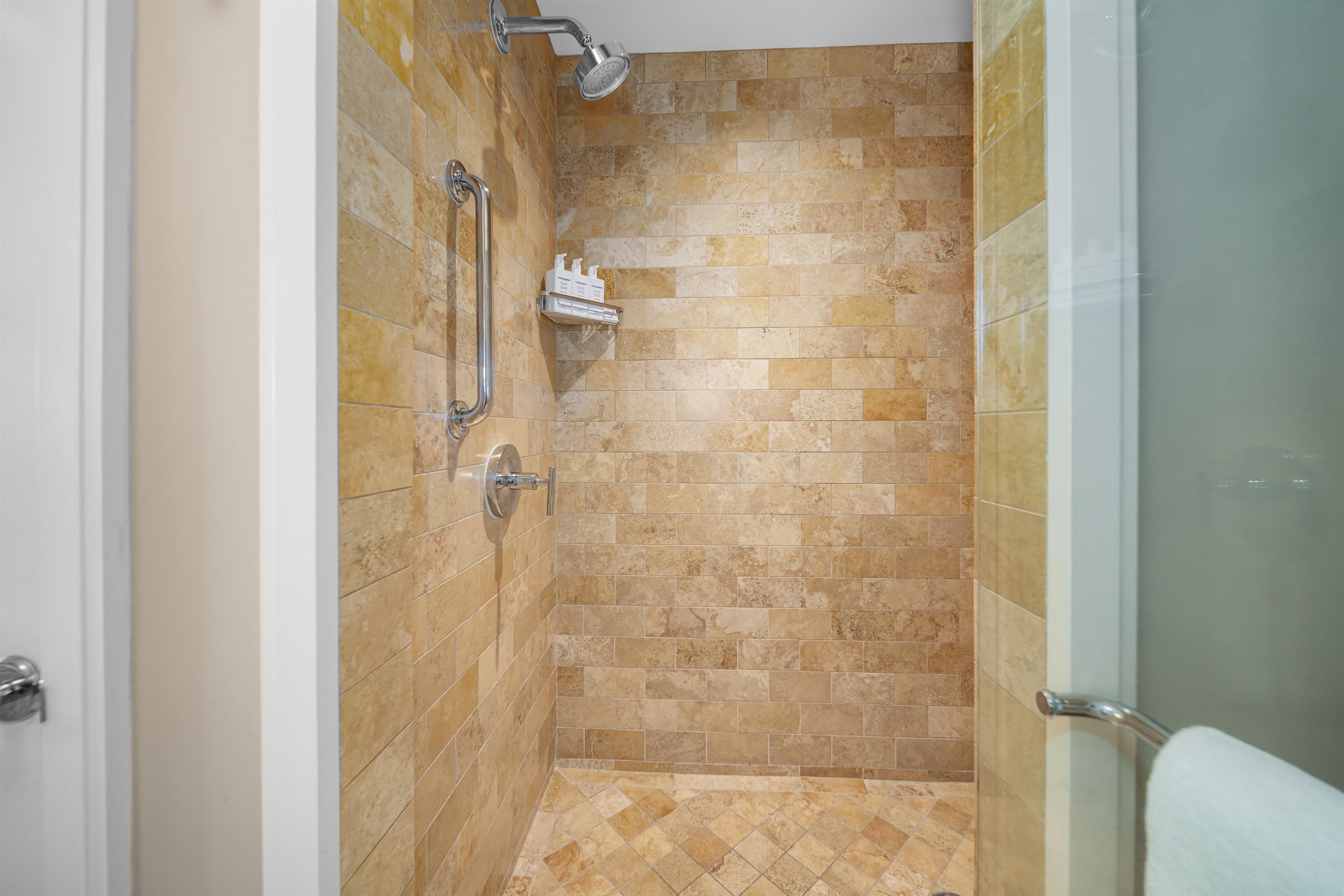 1 Bay DR Unit: 4304