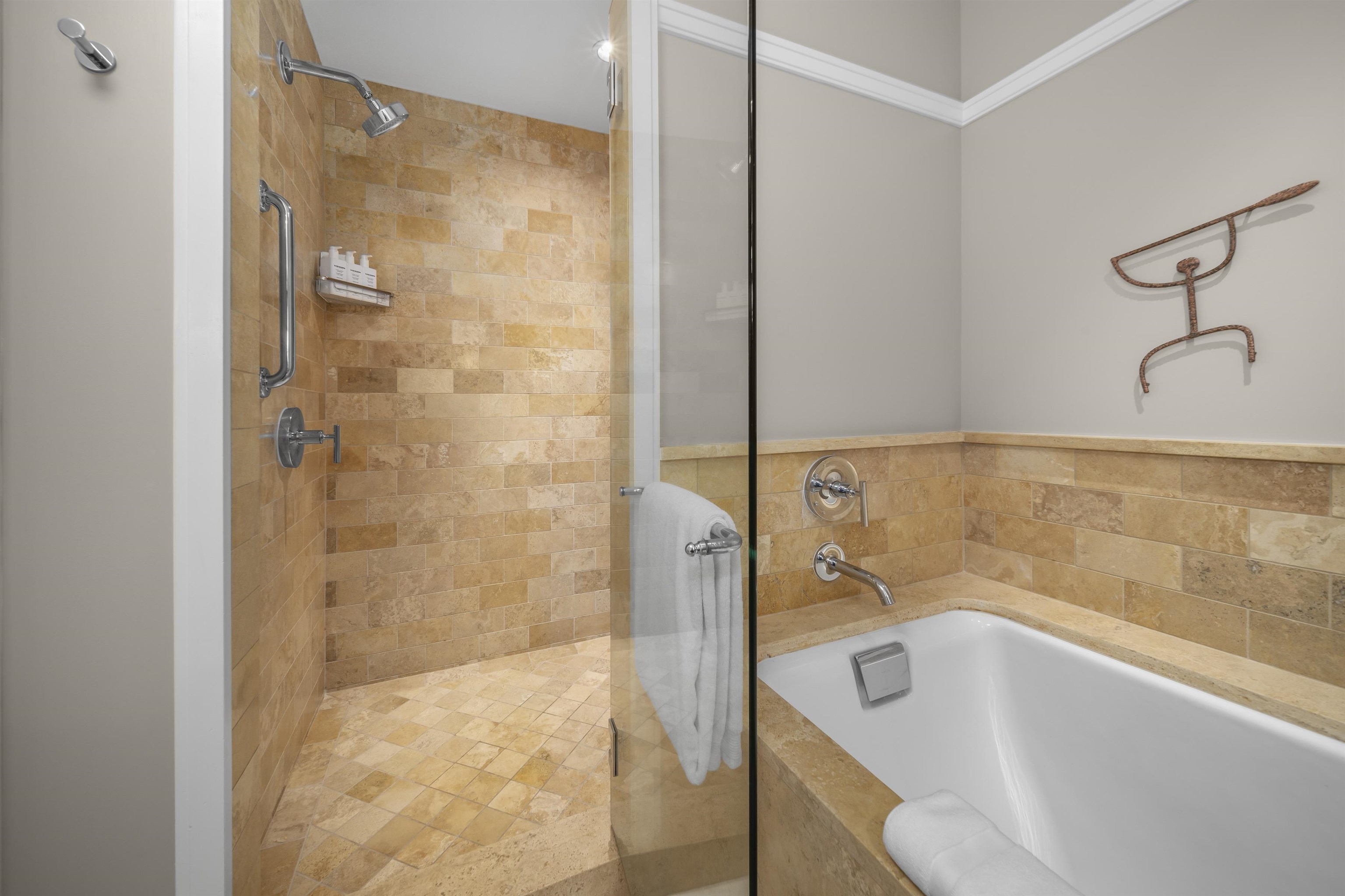 1 Bay DR Unit: 4304