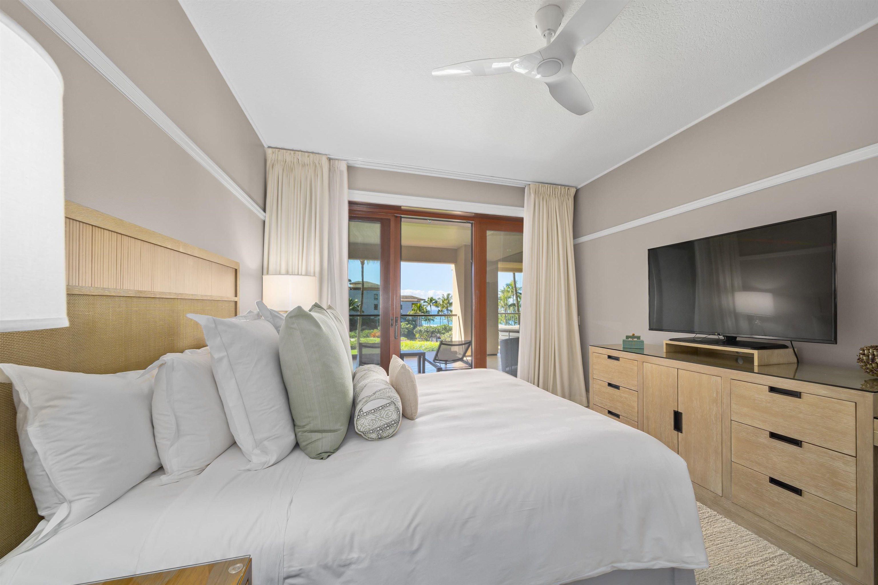 1 Bay DR Unit: 4304