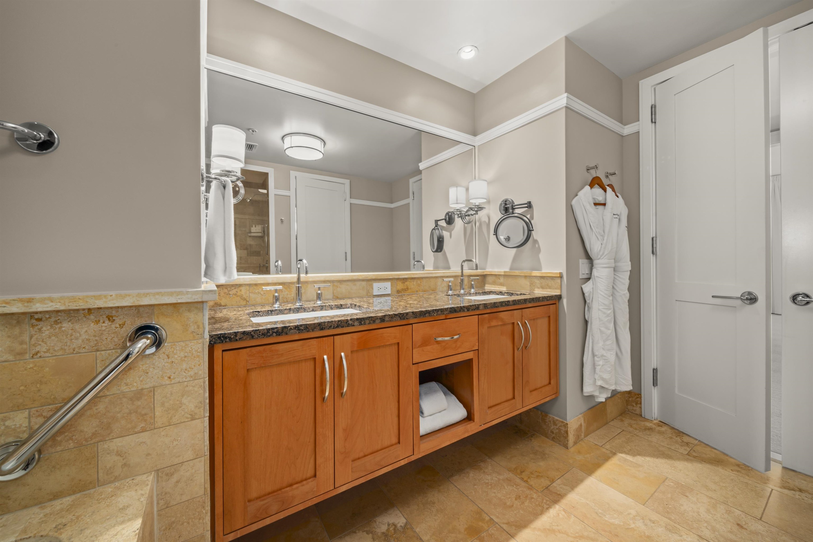 1 Bay DR Unit: 4304