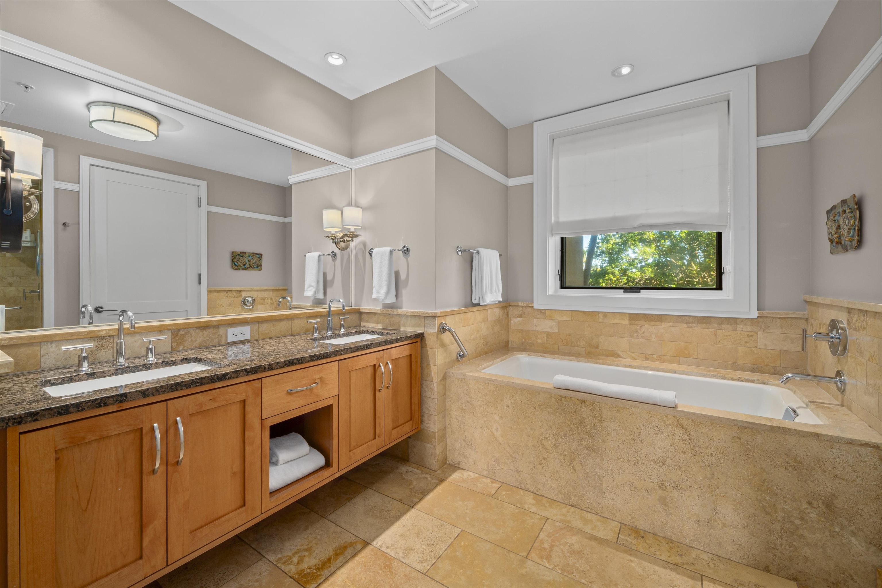 1 Bay DR Unit: 4304
