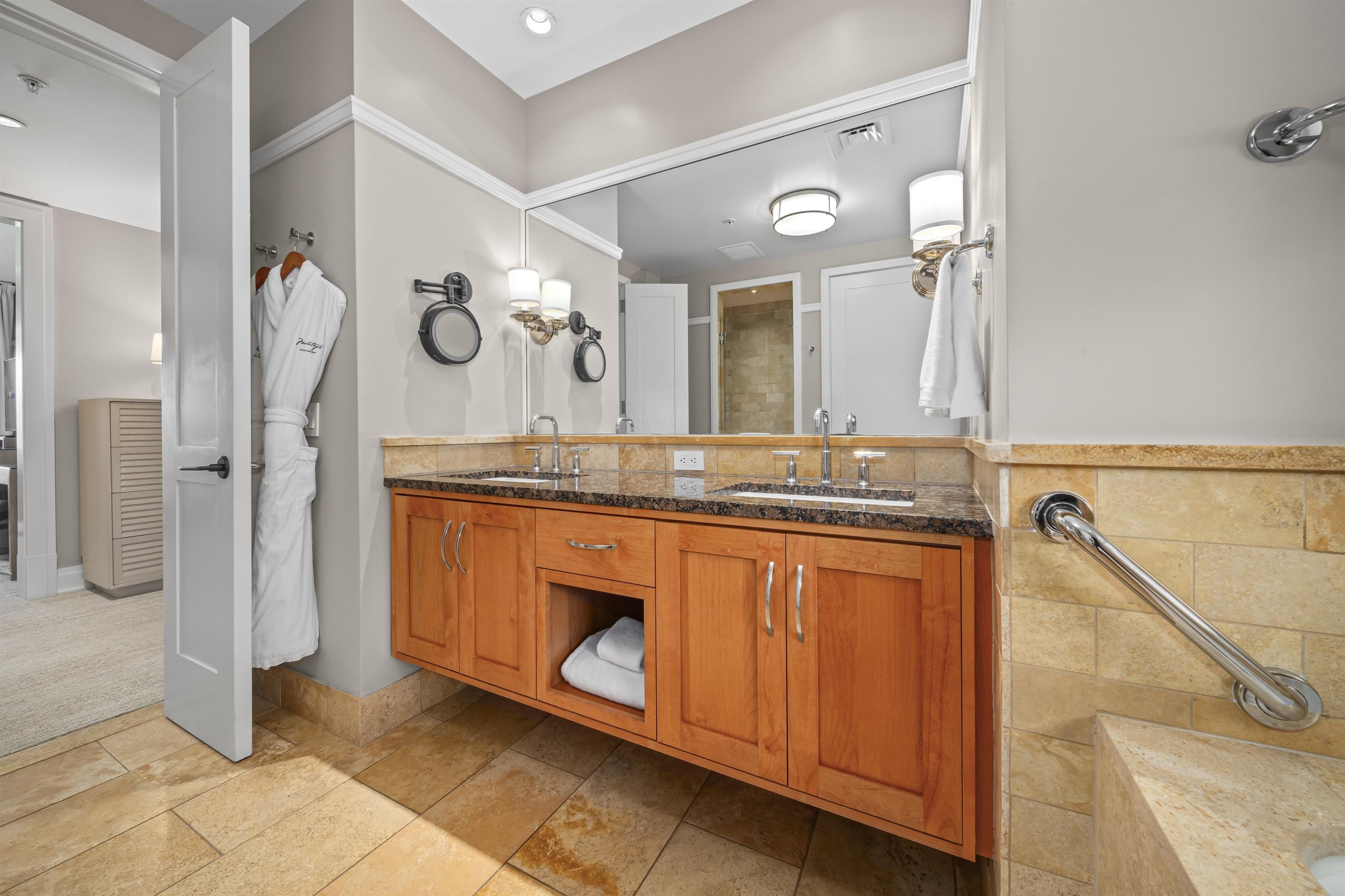 1 Bay DR Unit: 4304