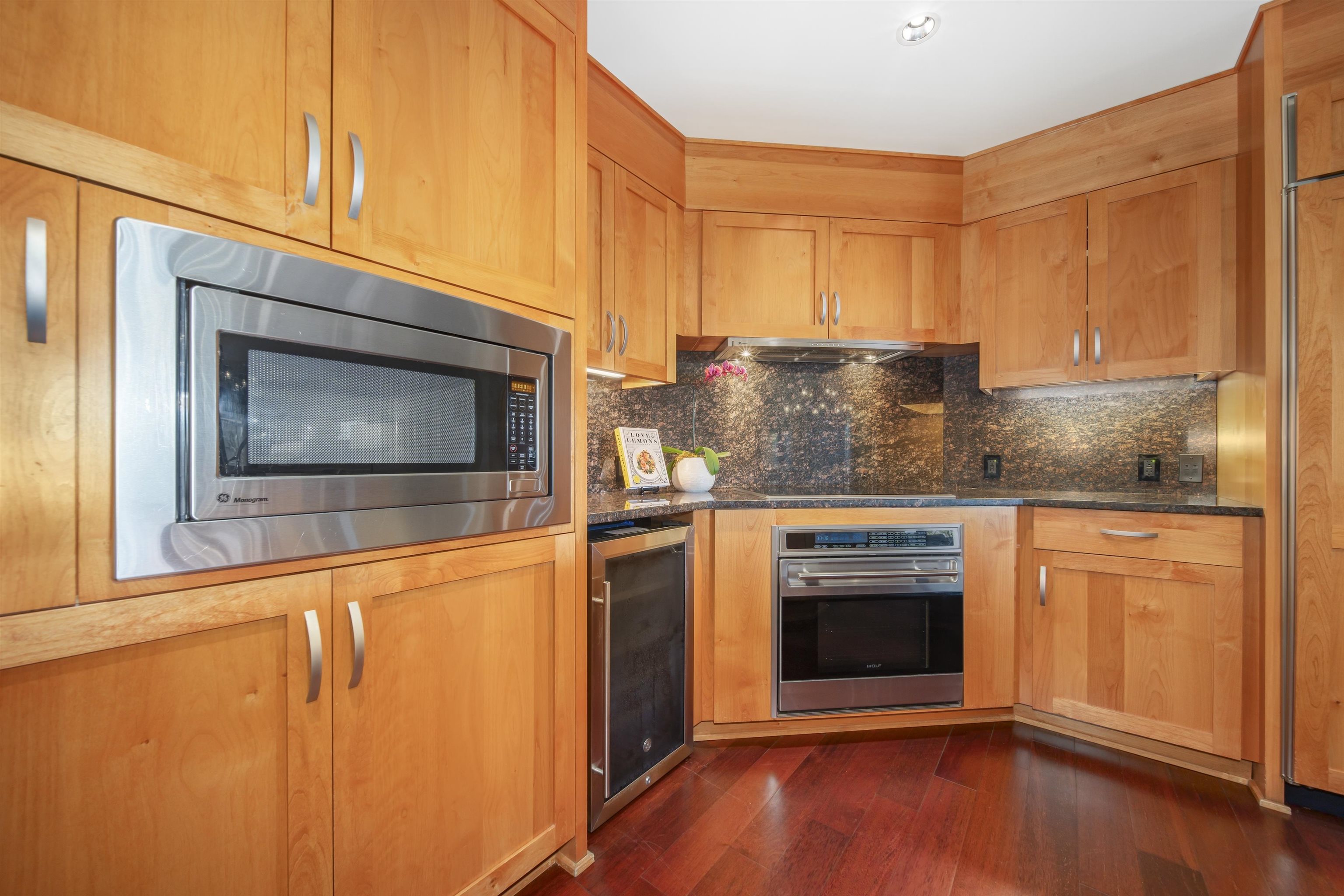 1 Bay DR Unit: 4304