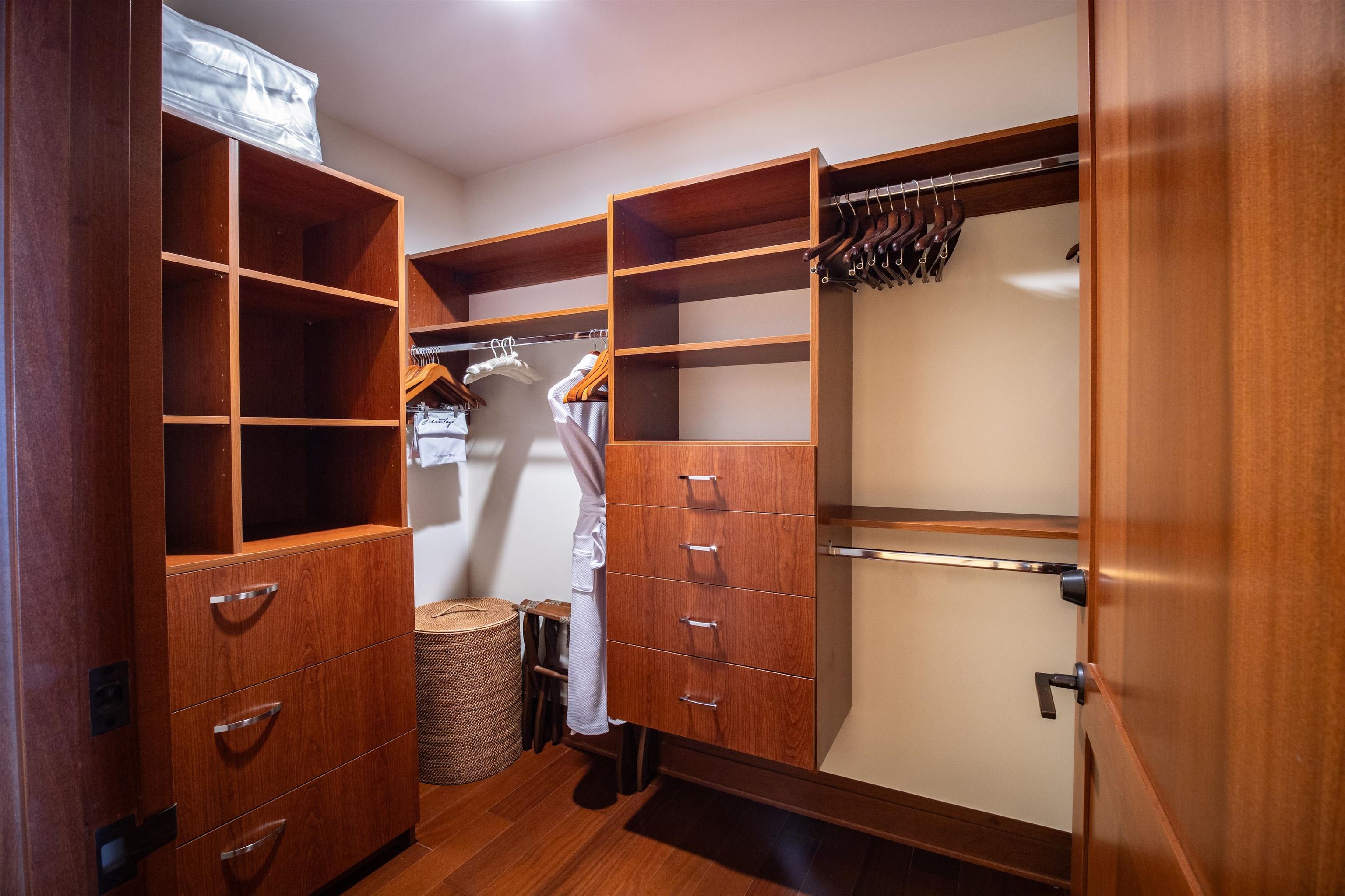 1 Bay DR Unit: 1103