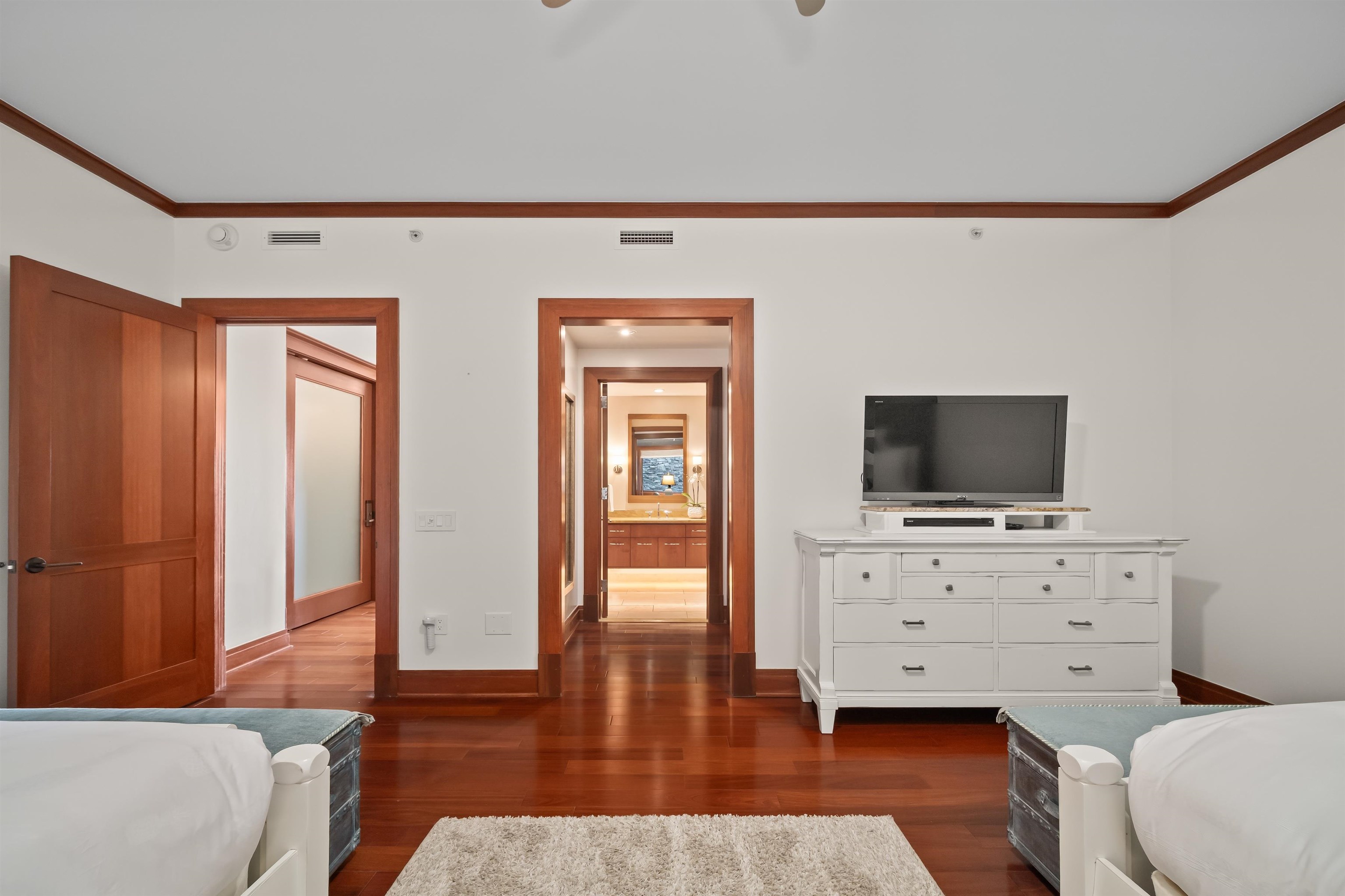 1 Bay DR Unit: 1103
