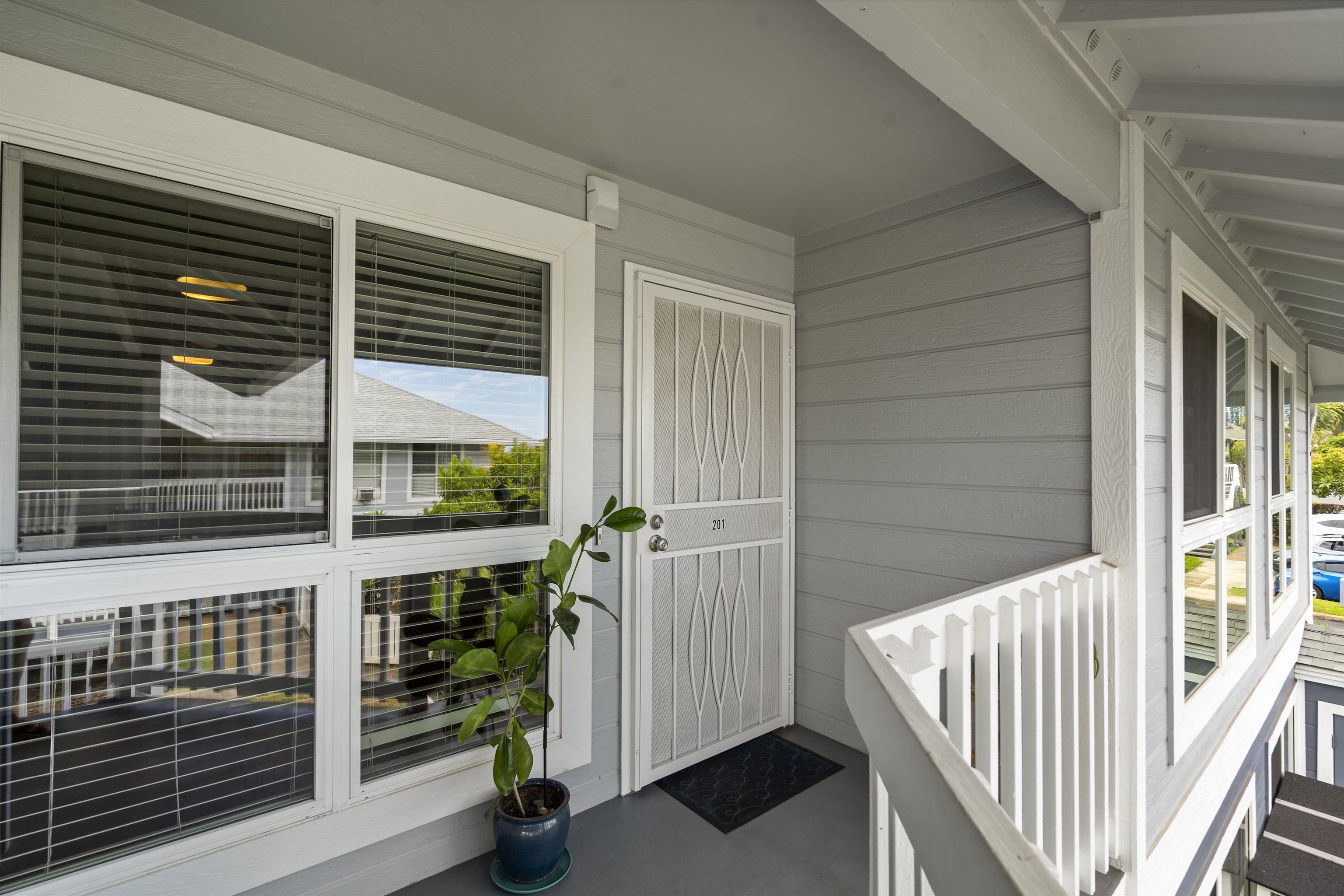 4955 HANAWAI St Unit: 6-201
