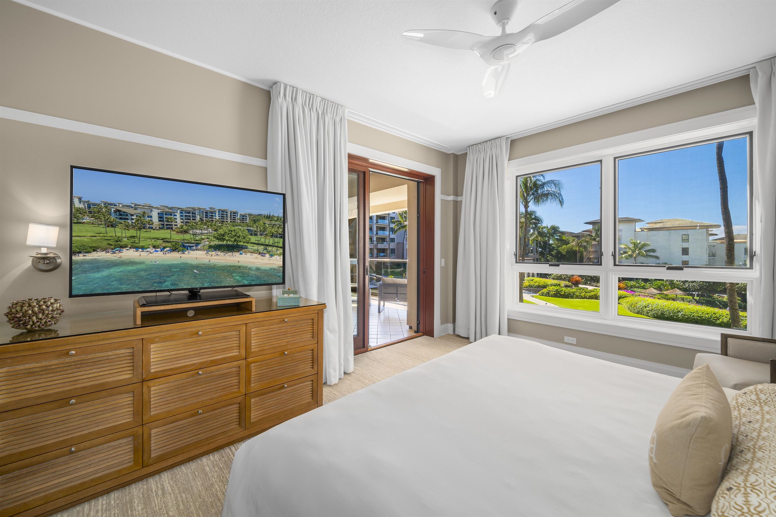 1 Bay DR Unit: 4304