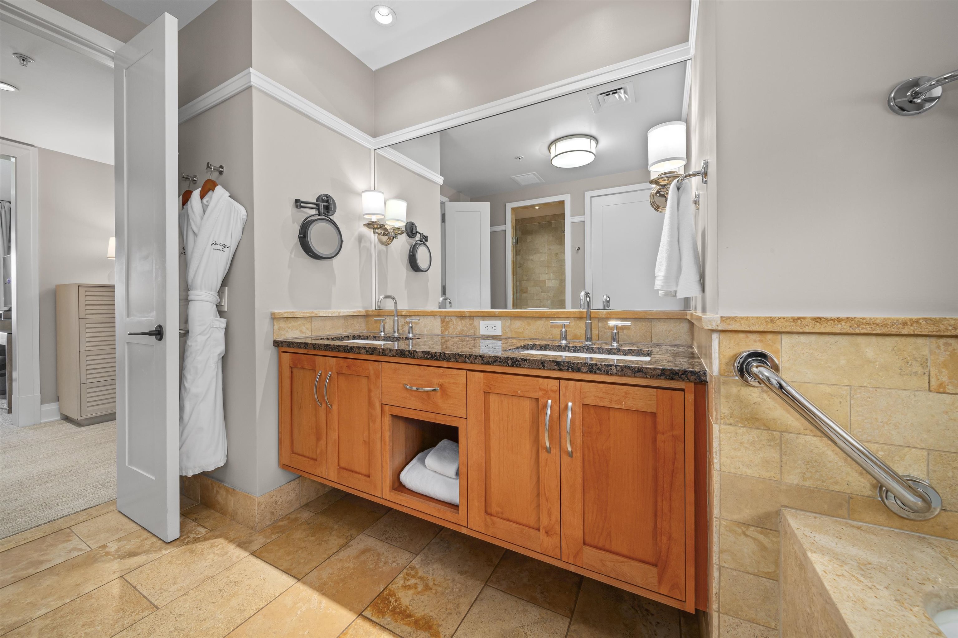 1 Bay DR Unit: 4304
