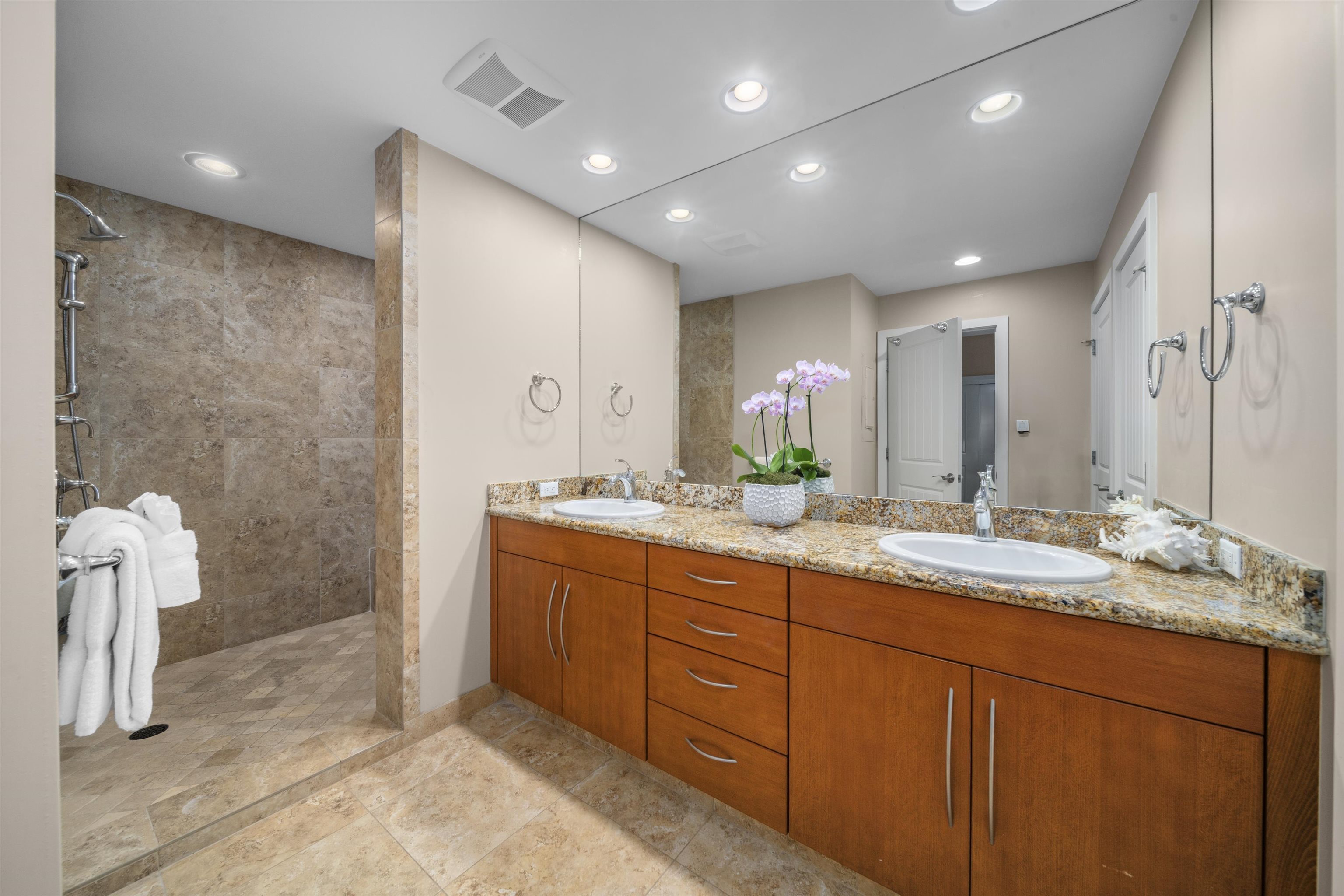 500 KAPALUA Dr Unit: 23P7-8