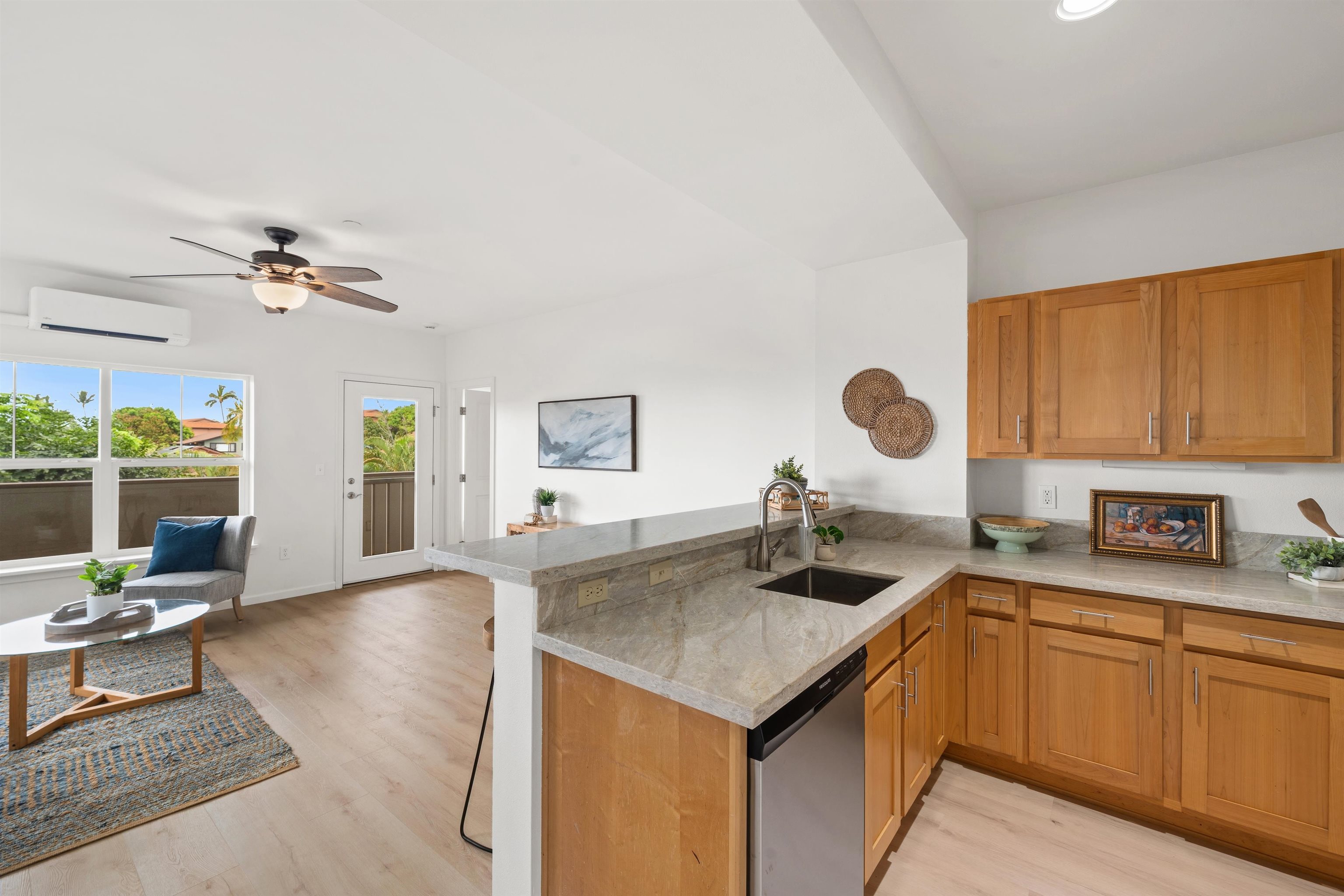 3708 LOWER HONOAPIILANI Rd Unit: E20