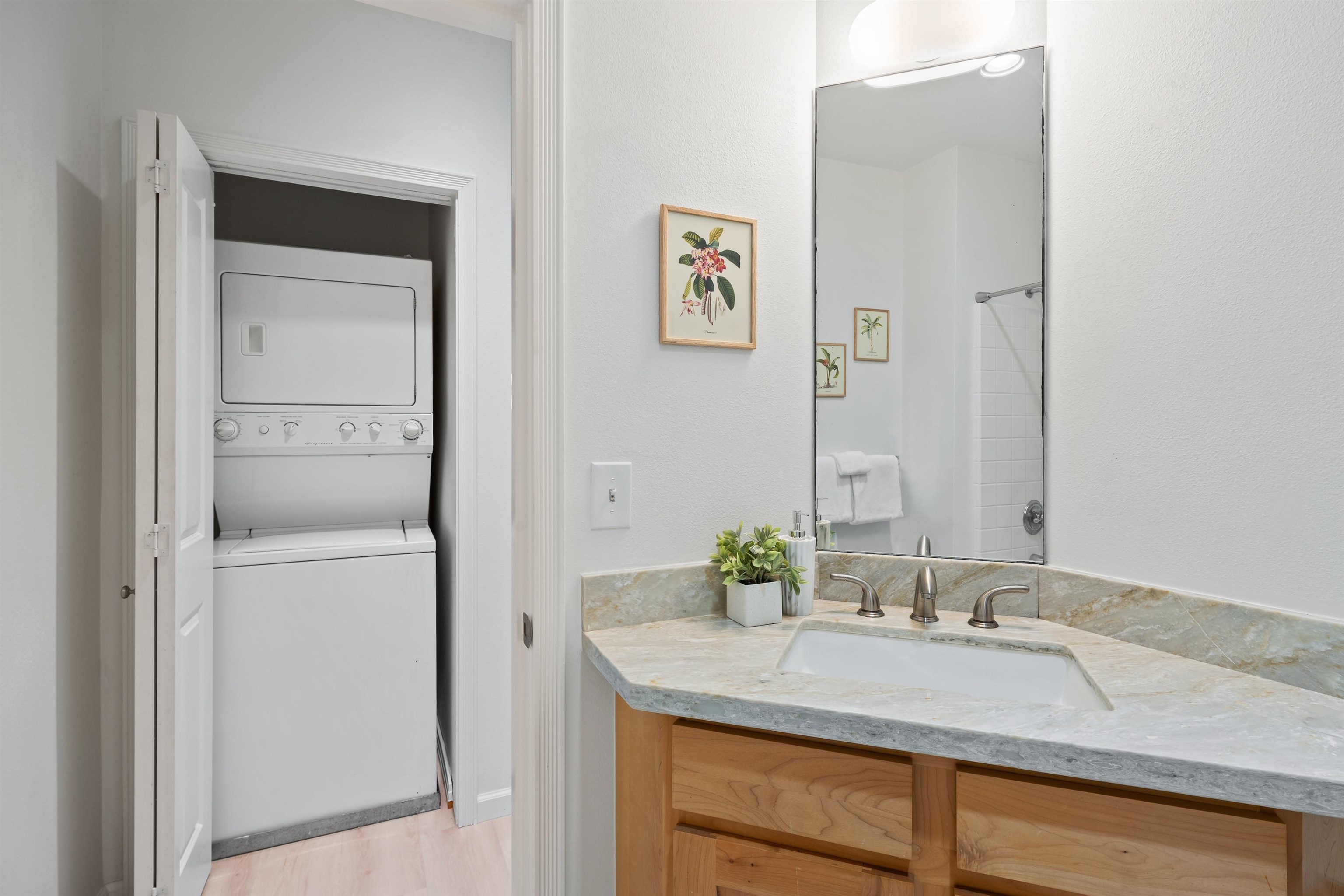 3708 LOWER HONOAPIILANI Rd Unit: E20