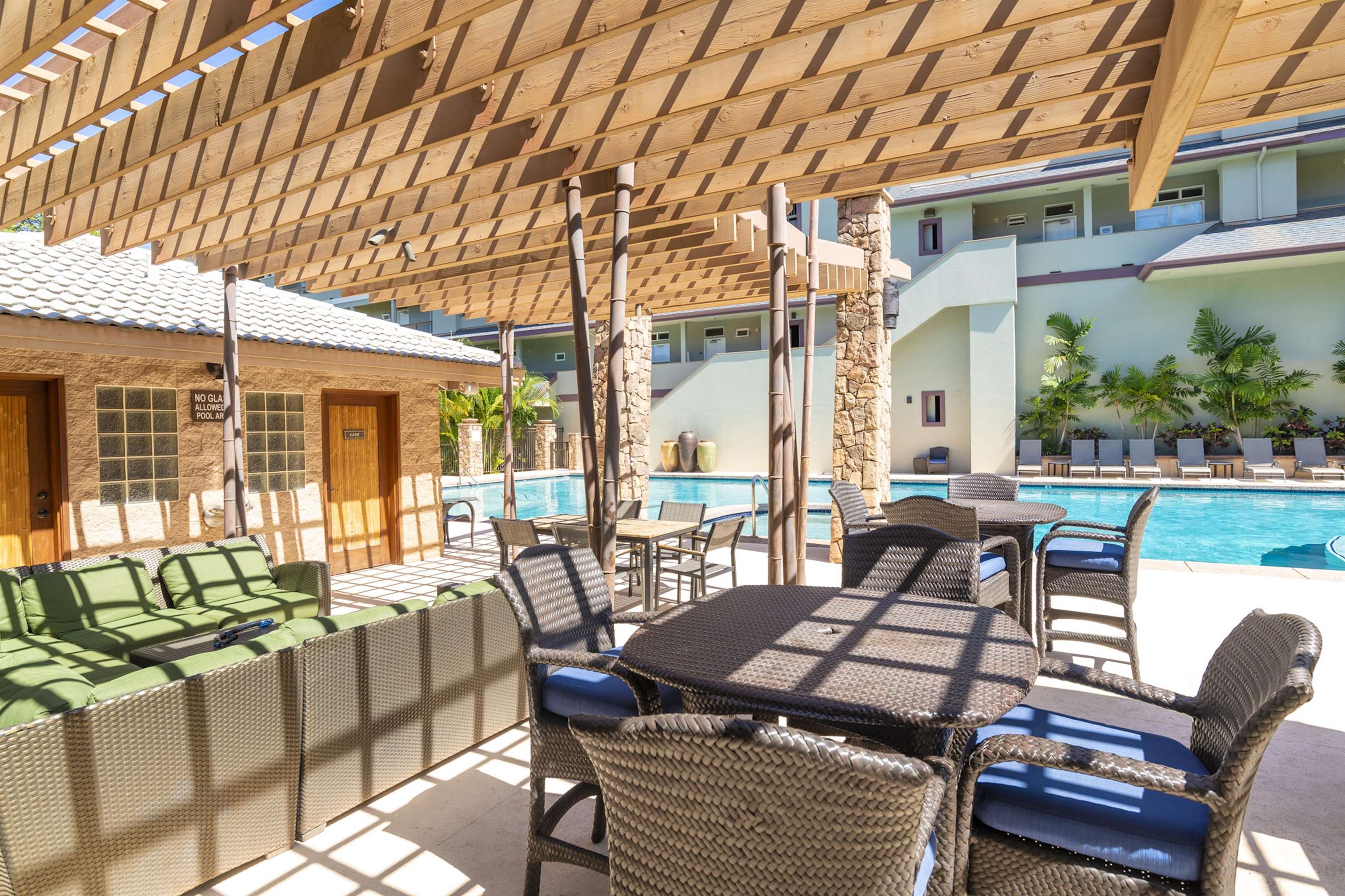 3708 LOWER HONOAPIILANI Rd Unit: E20