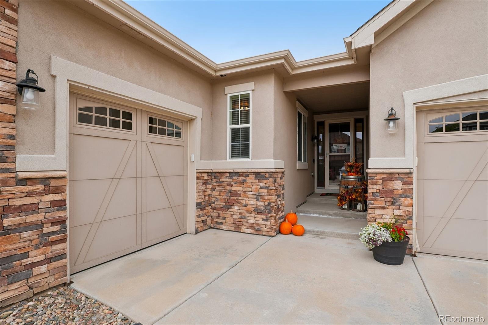 5874 Echo Hollow Street