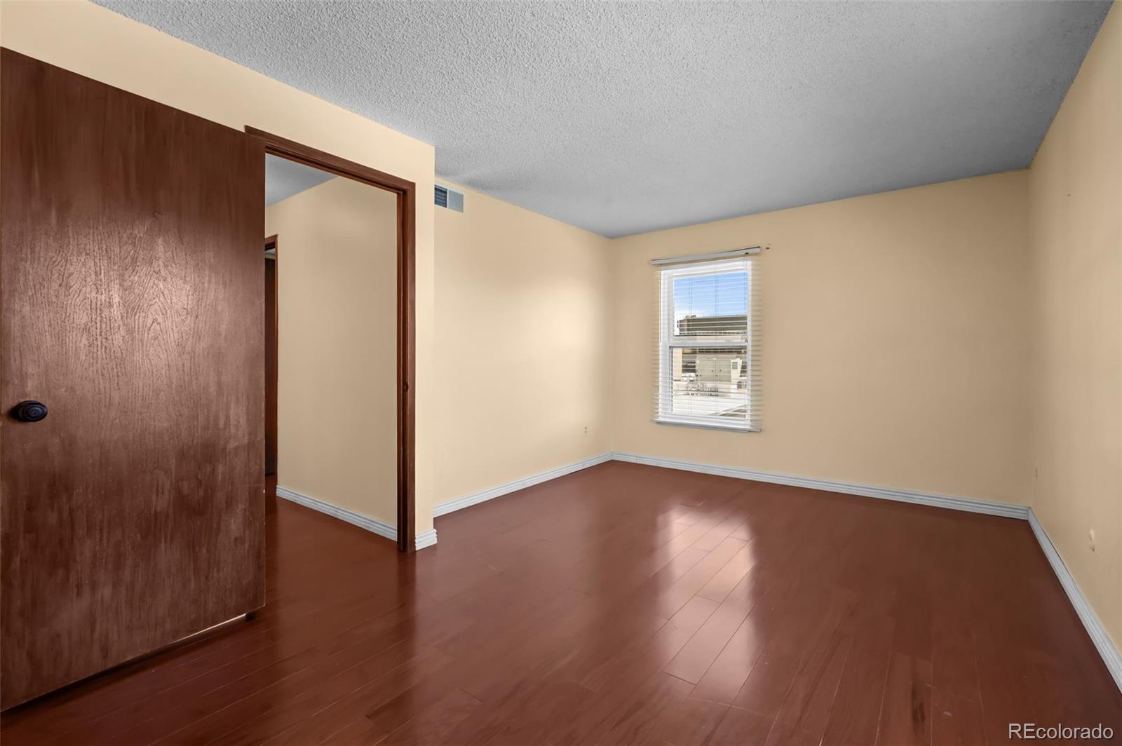 2 Adams Street Unit: 1507