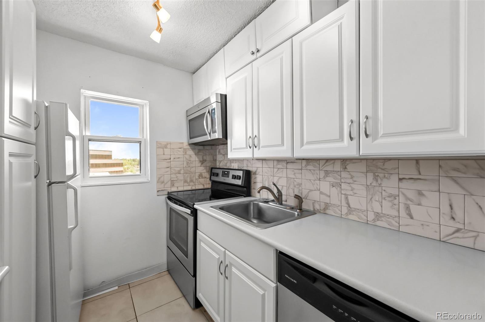 2 Adams Street Unit: 1507