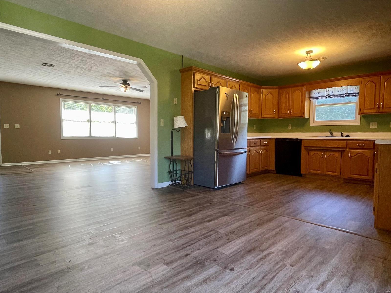 12280 Chicago Rd