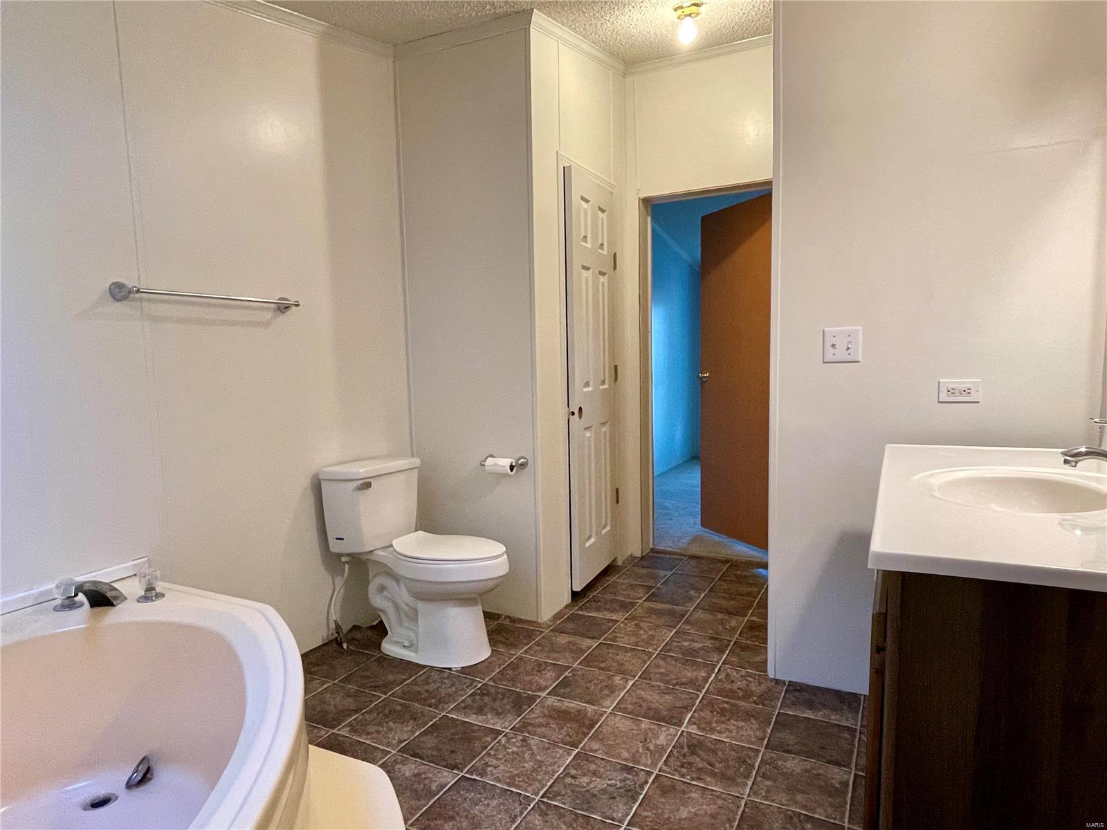 18137 Jaybird Ln
